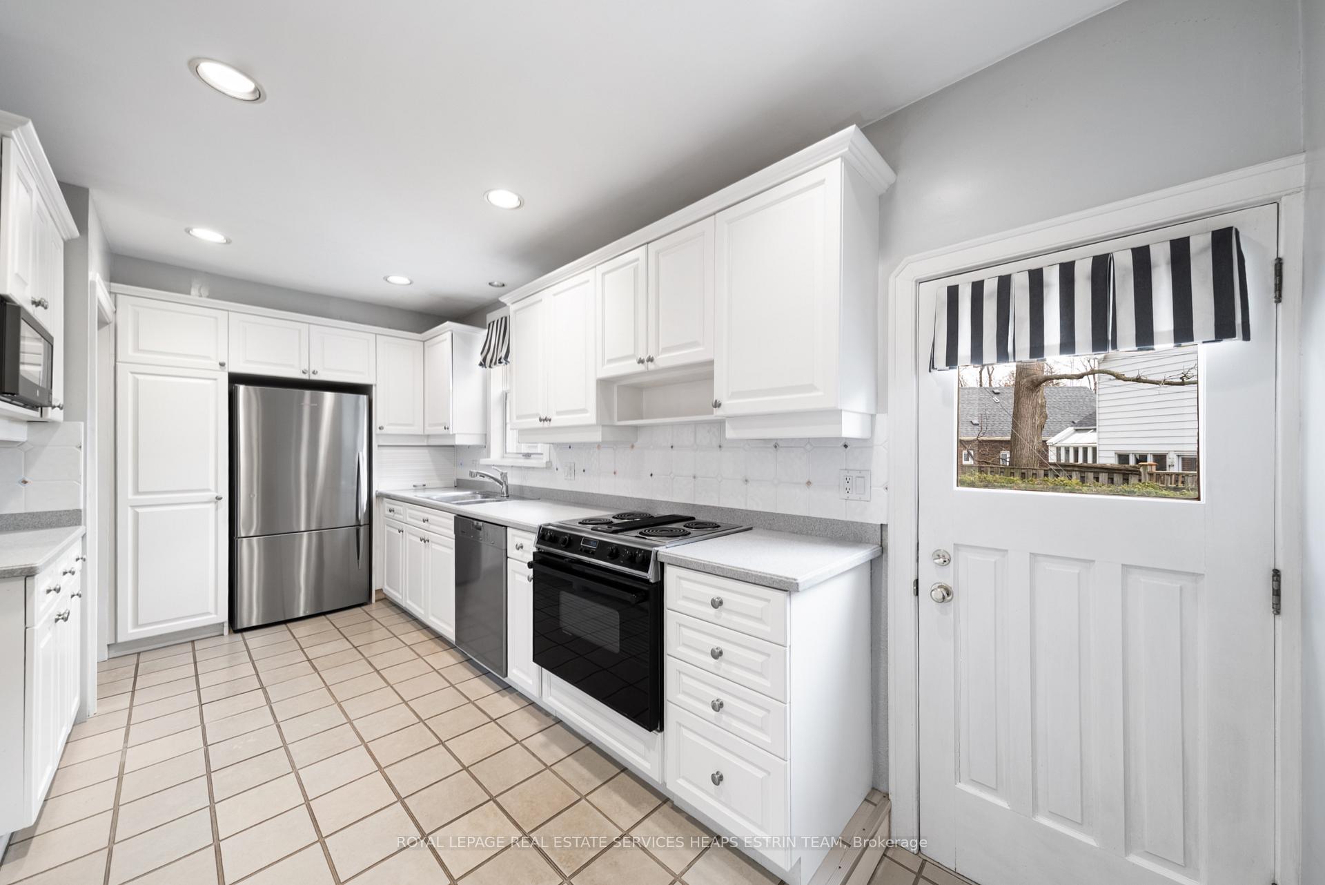 Photo 8 of 51 Hanna Road, Toronto, Leaside — HOMEH