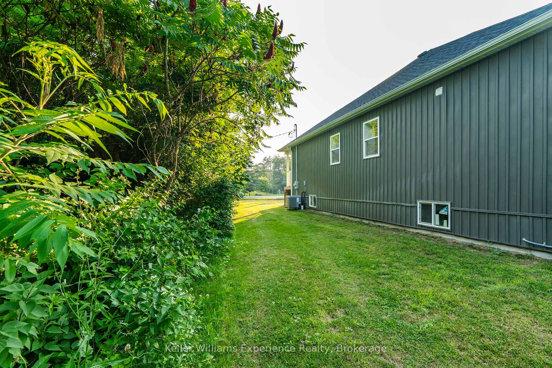 Photo 36 of 2425 Old Fort Road, Tay, Rural Tay — HOMEH