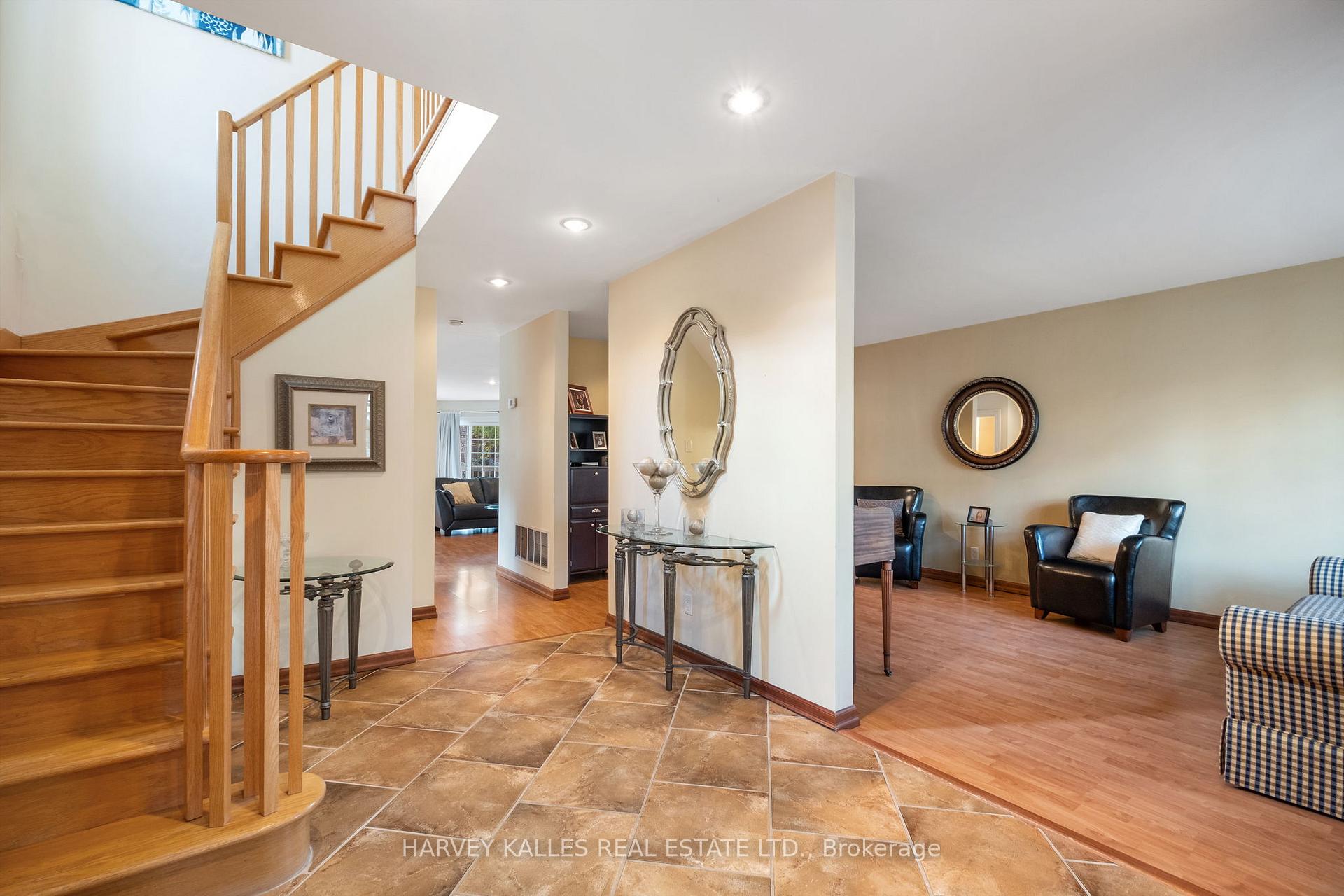 Photo 2 of 171 Parkhurst Boulevard, Toronto, Leaside — HOMEH