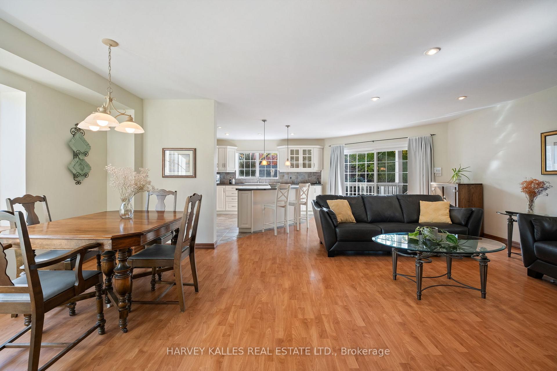 Photo 3 of 171 Parkhurst Boulevard, Toronto, Leaside — HOMEH