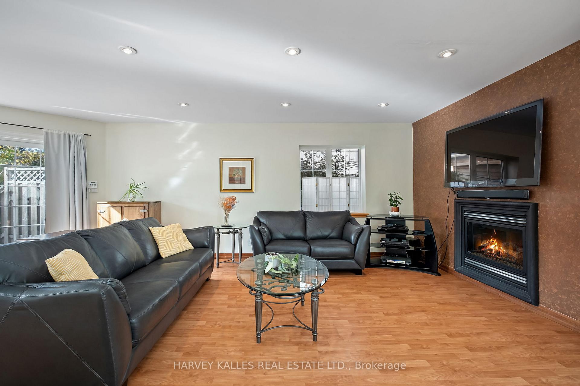 Photo 6 of 171 Parkhurst Boulevard, Toronto, Leaside — HOMEH