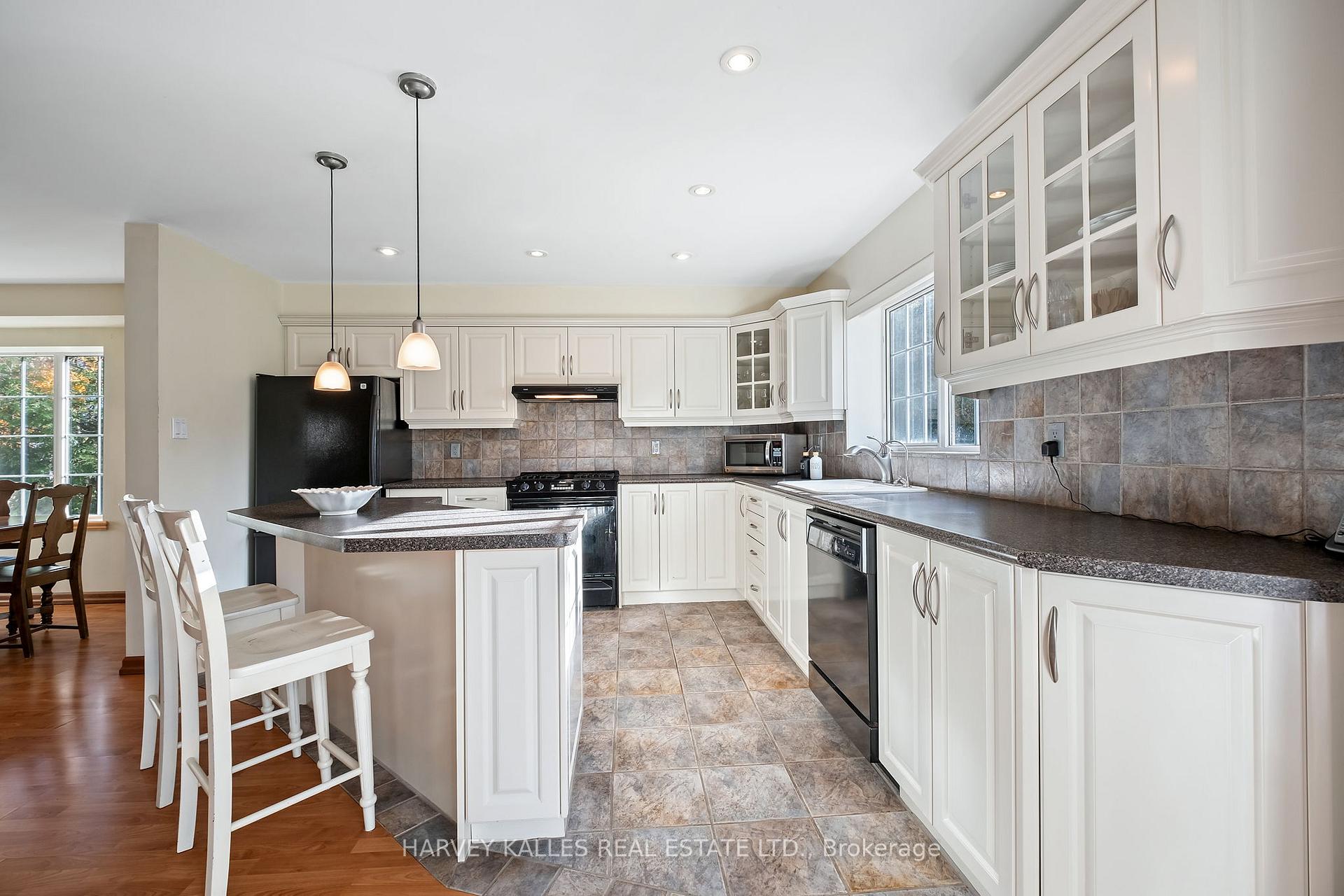 Photo 11 of 171 Parkhurst Boulevard, Toronto, Leaside — HOMEH