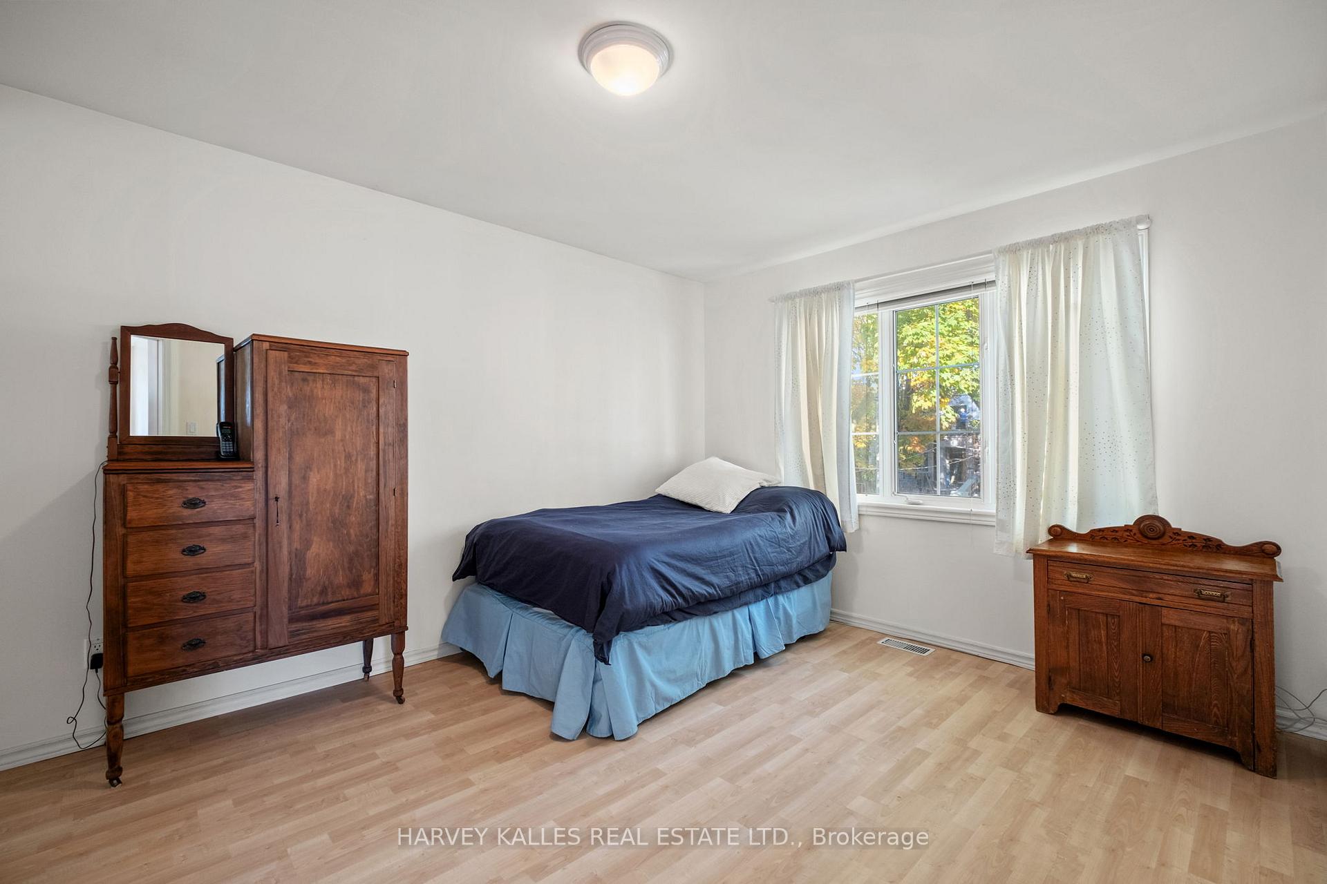 Photo 13 of 171 Parkhurst Boulevard, Toronto, Leaside — HOMEH