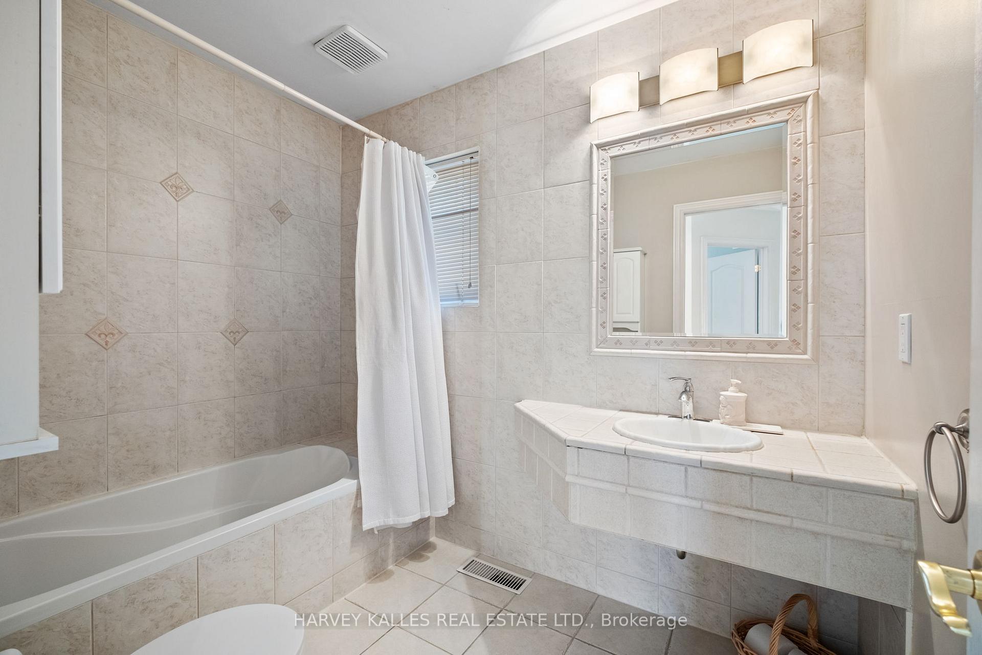 Photo 18 of 171 Parkhurst Boulevard, Toronto, Leaside — HOMEH