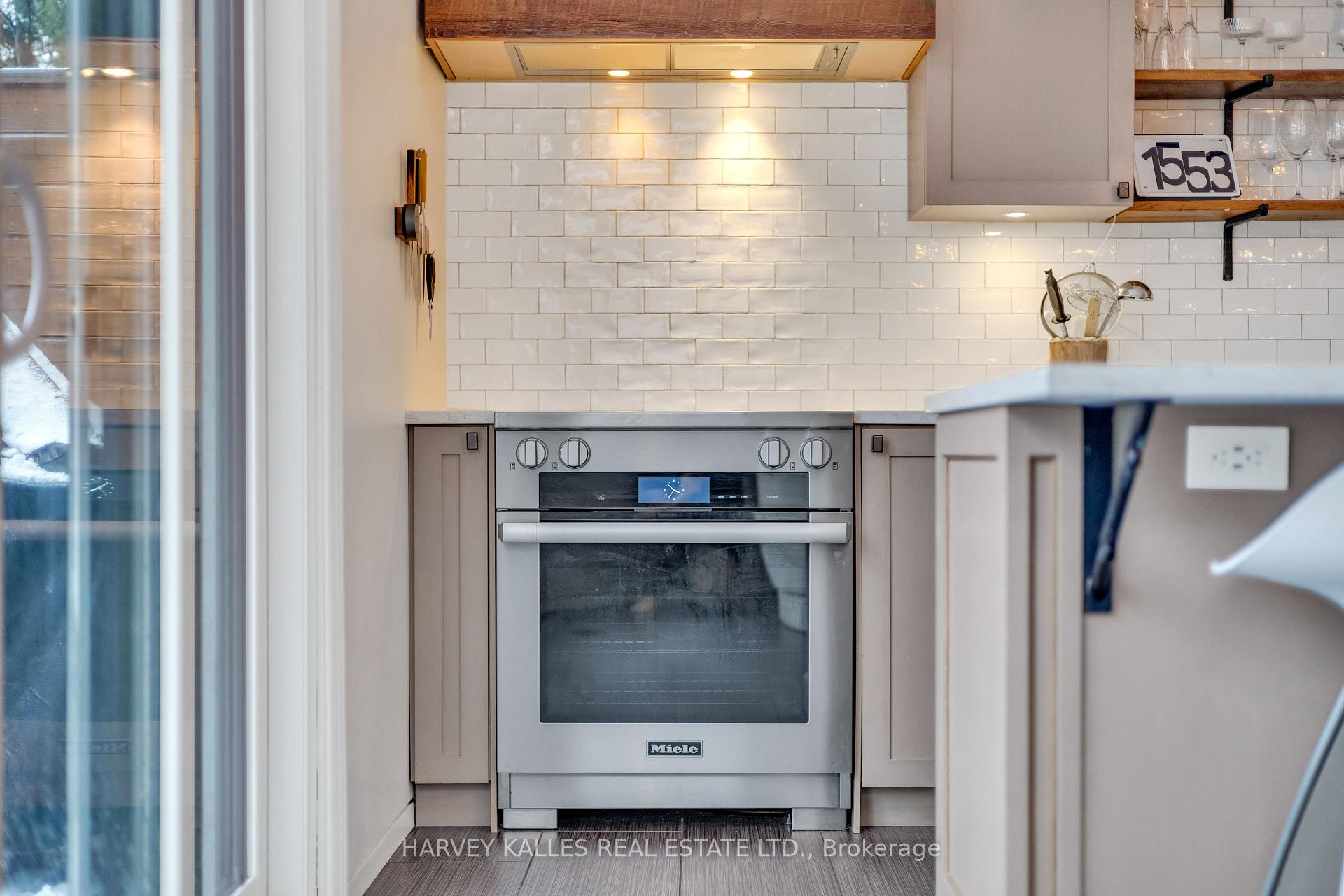 Photo 16 of 163 Belsize Drive, Toronto, Mount Pleasant West — HOMEH