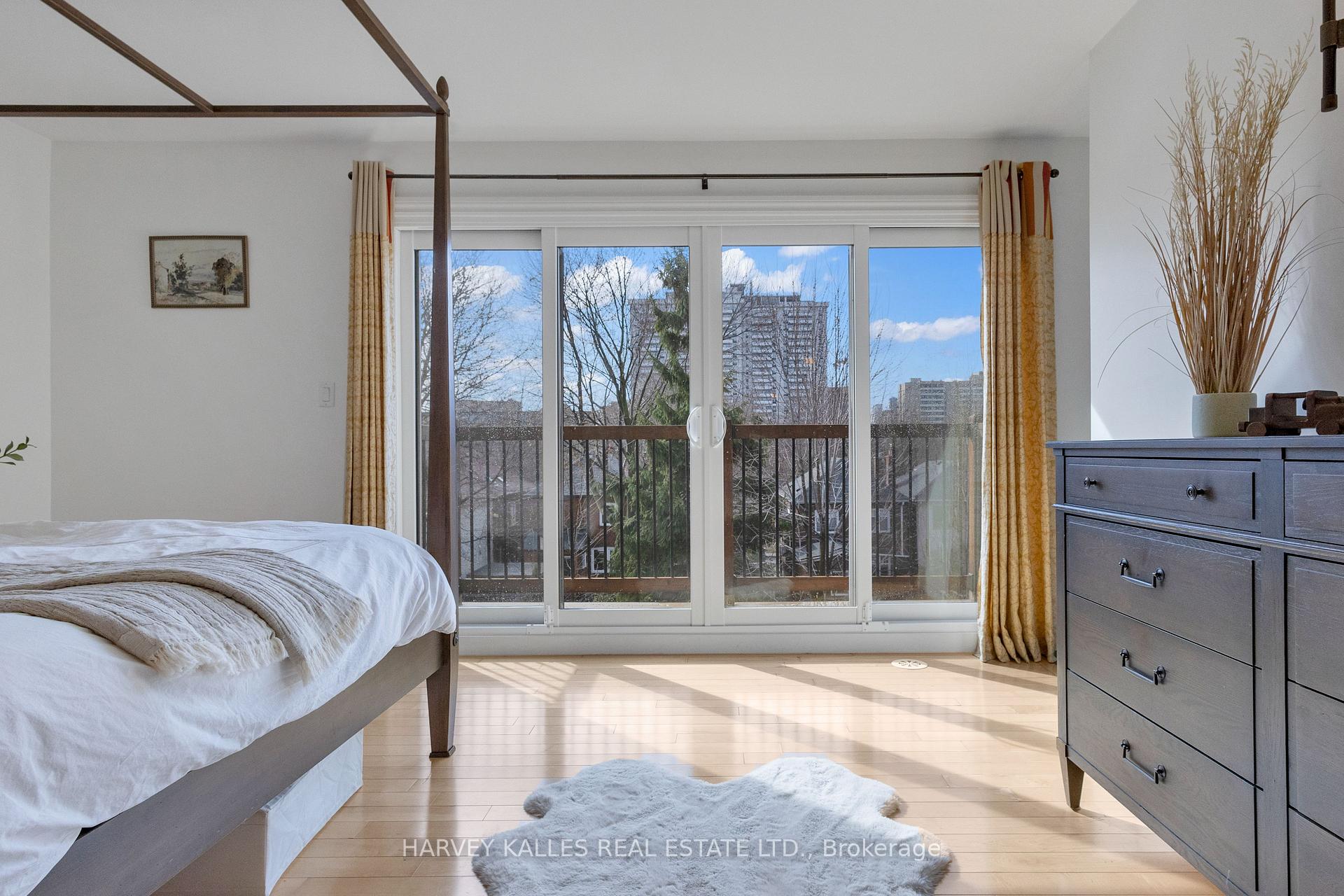Photo 24 of 163 Belsize Drive, Toronto, Mount Pleasant West — HOMEH