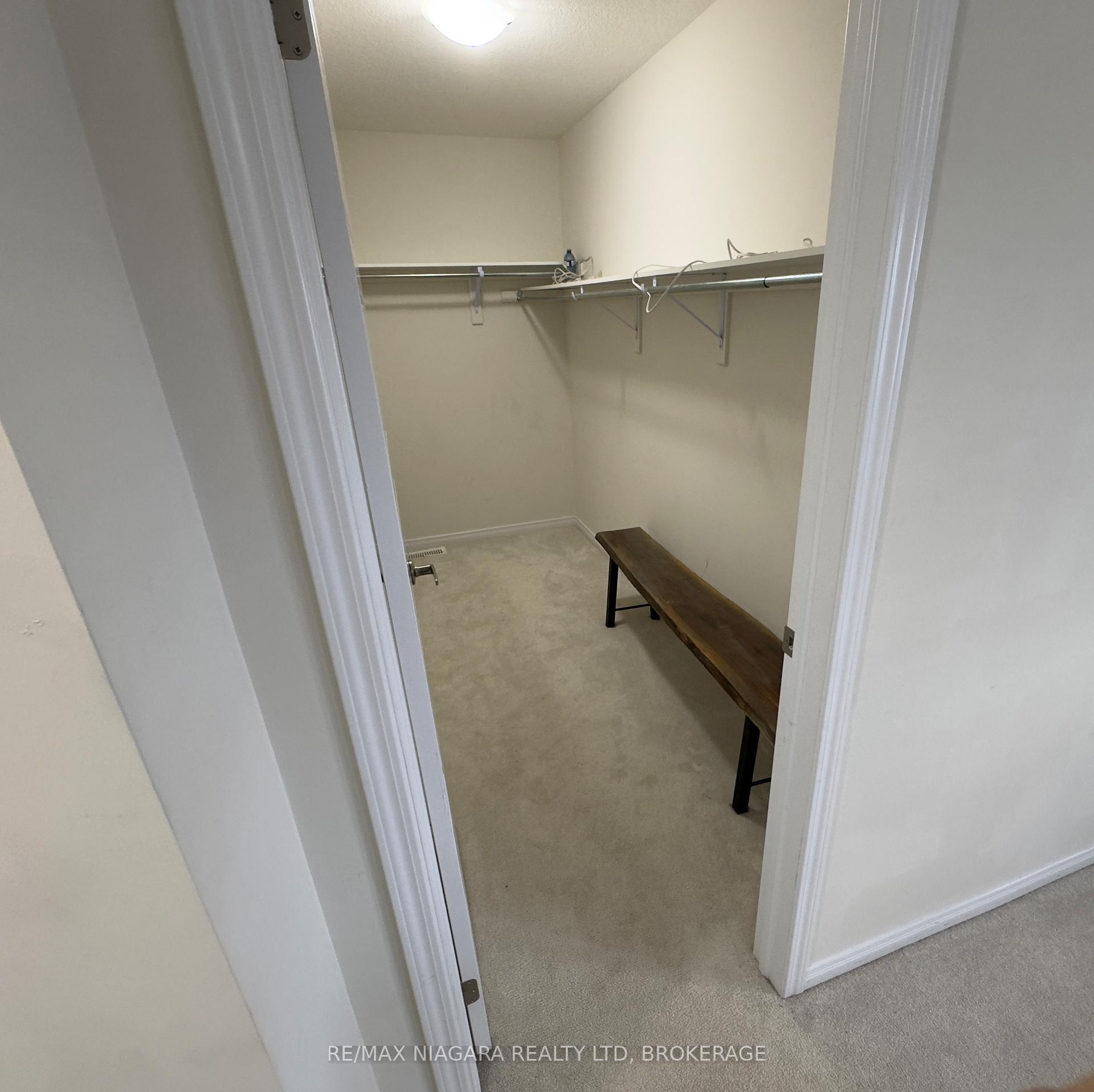 Photo 9 of 20 Legacy Lane, Thorold, Hurricane/Merrittville — HOMEH