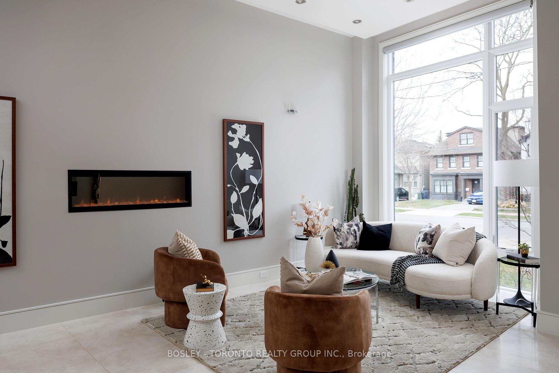 Photo 4 of 242 Sutherland Drive, Toronto, Leaside — HOMEH
