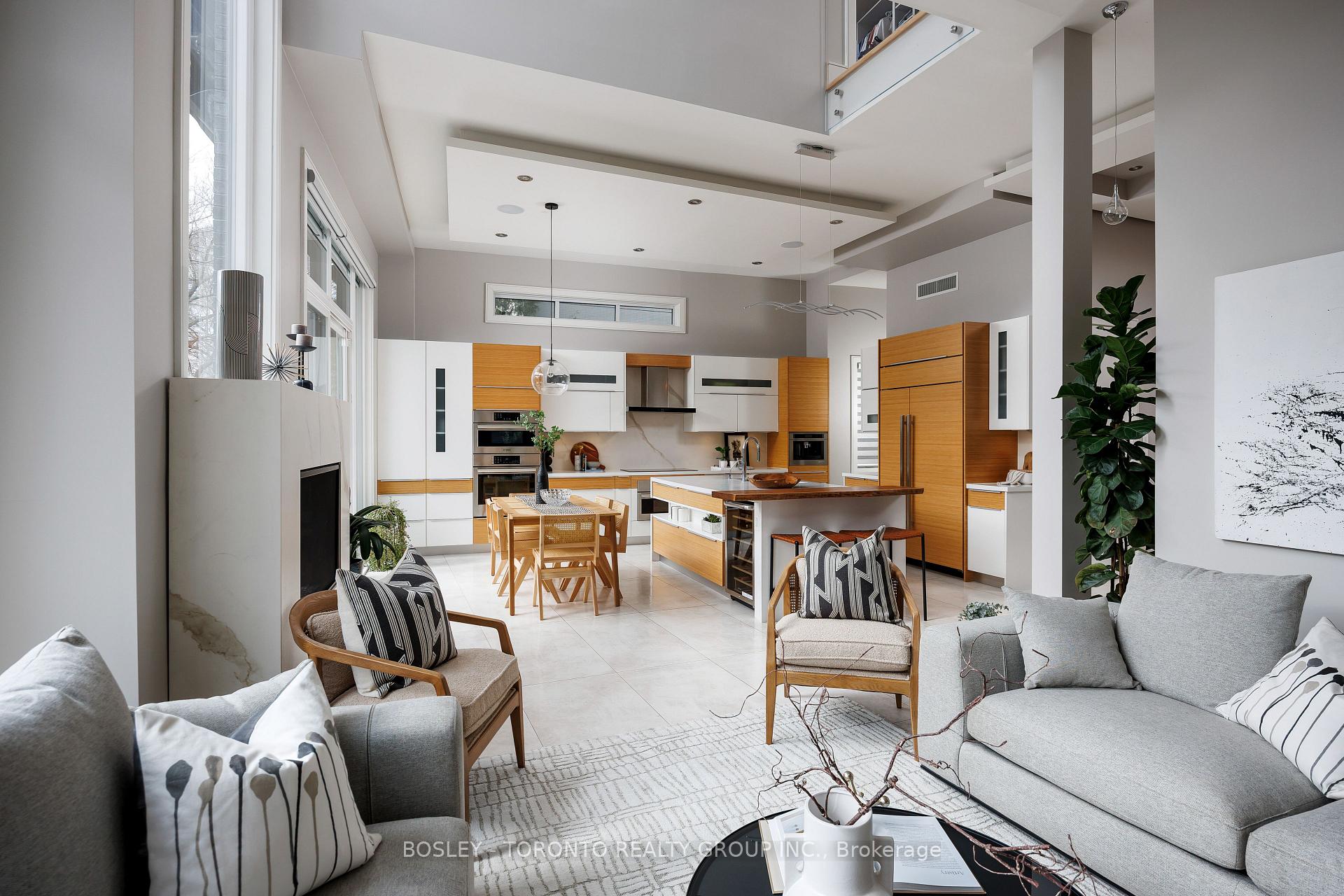 Photo 10 of 242 Sutherland Drive, Toronto, Leaside — HOMEH