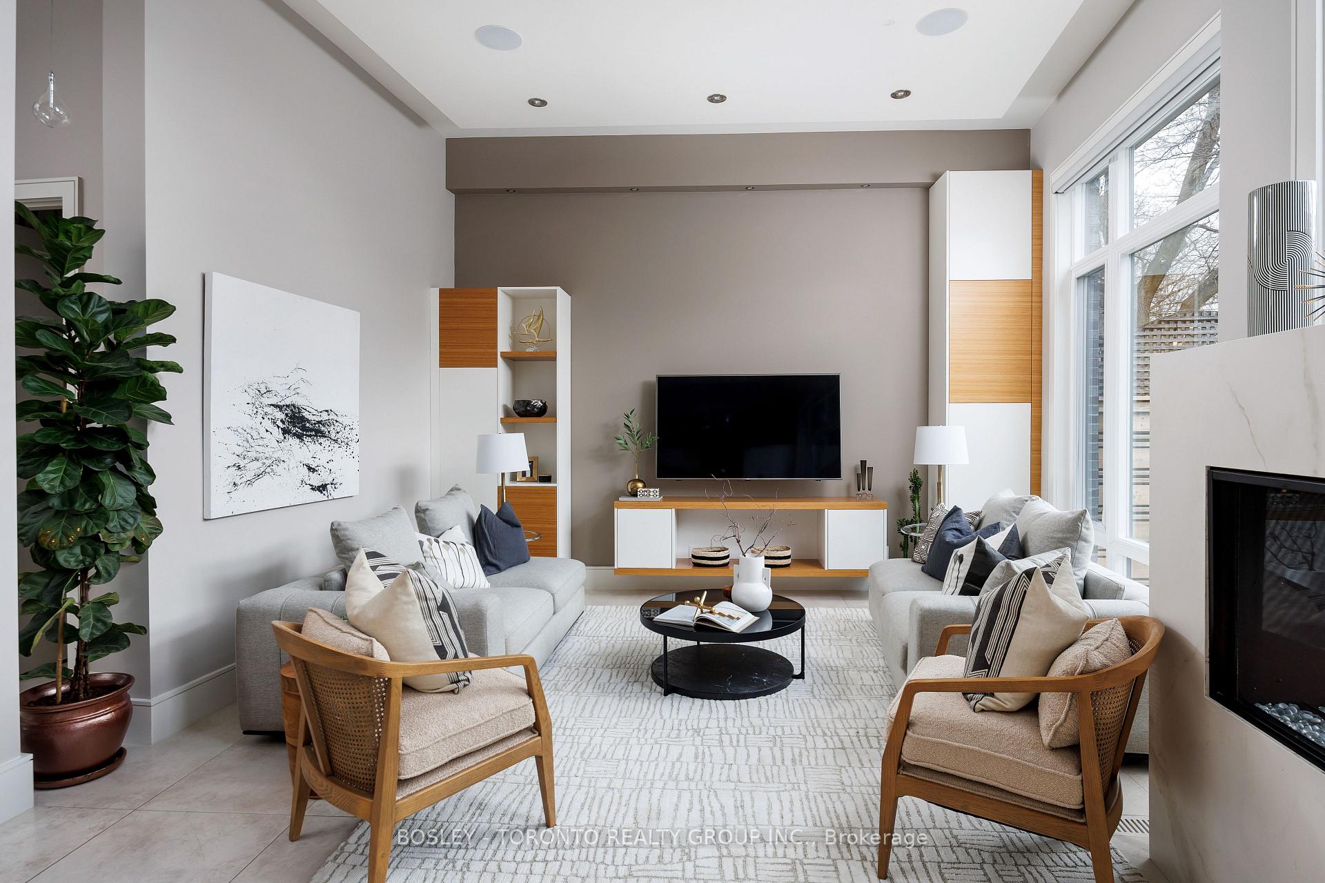 Photo 12 of 242 Sutherland Drive, Toronto, Leaside — HOMEH