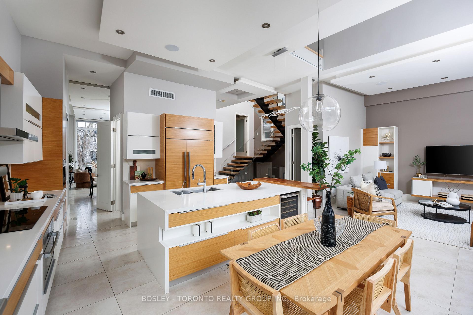 Photo 16 of 242 Sutherland Drive, Toronto, Leaside — HOMEH