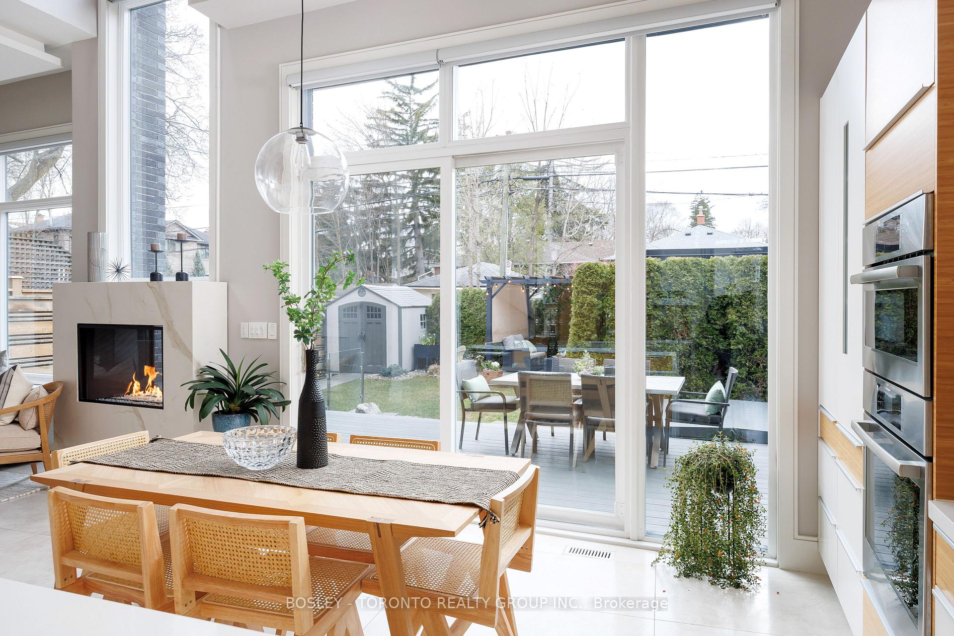 Photo 18 of 242 Sutherland Drive, Toronto, Leaside — HOMEH
