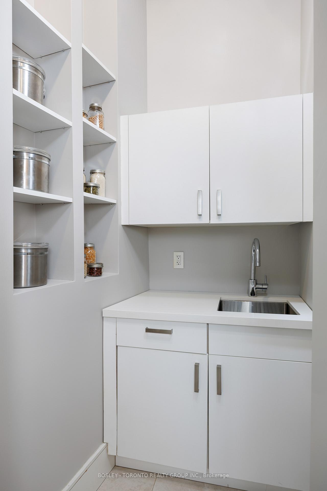 Photo 20 of 242 Sutherland Drive, Toronto, Leaside — HOMEH