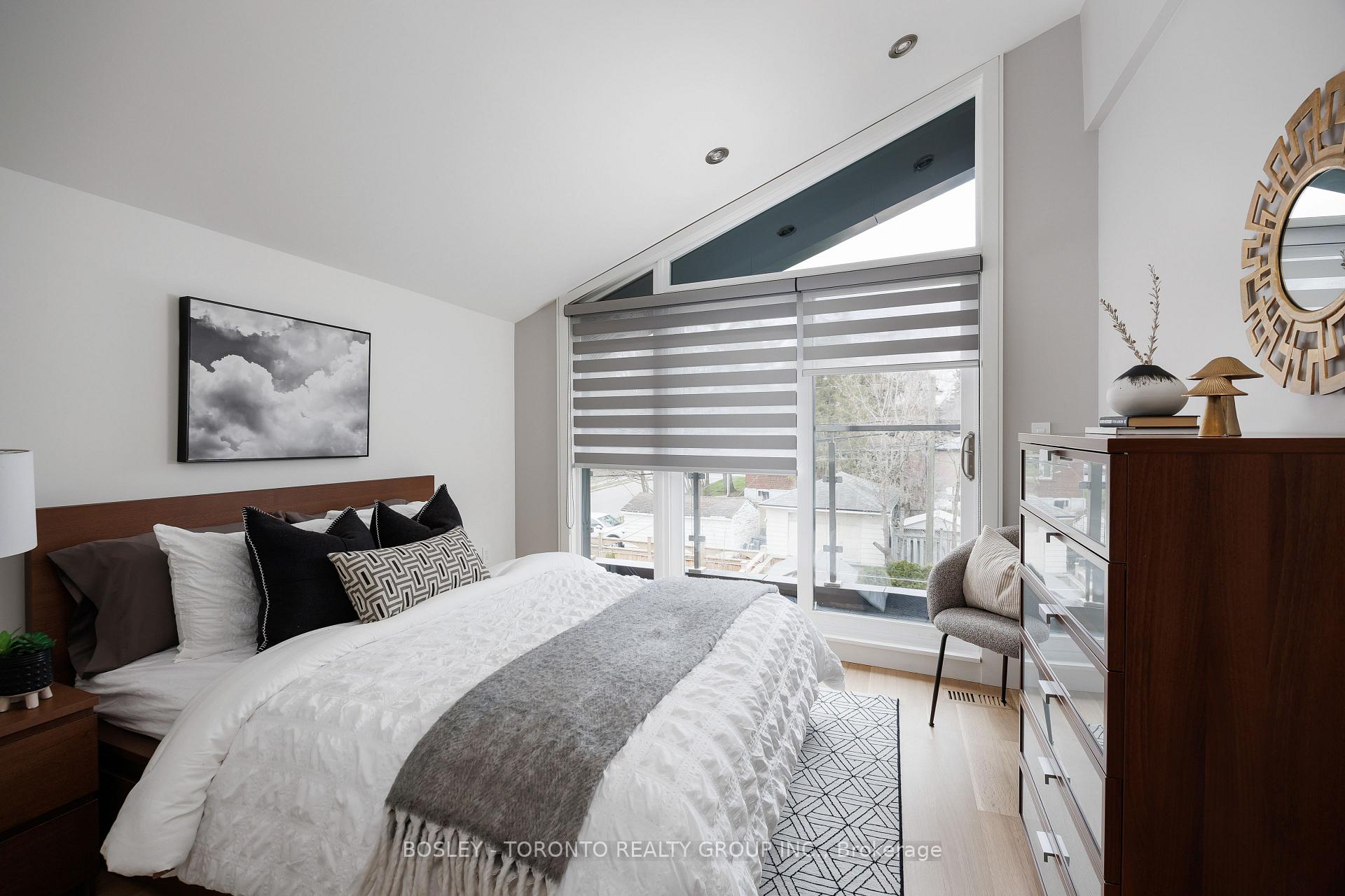 Photo 33 of 242 Sutherland Drive, Toronto, Leaside — HOMEH