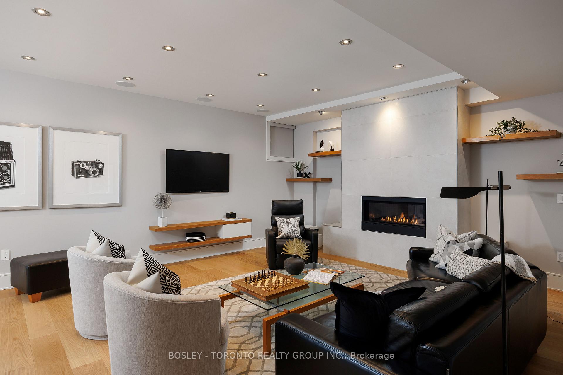 Photo 42 of 242 Sutherland Drive, Toronto, Leaside — HOMEH