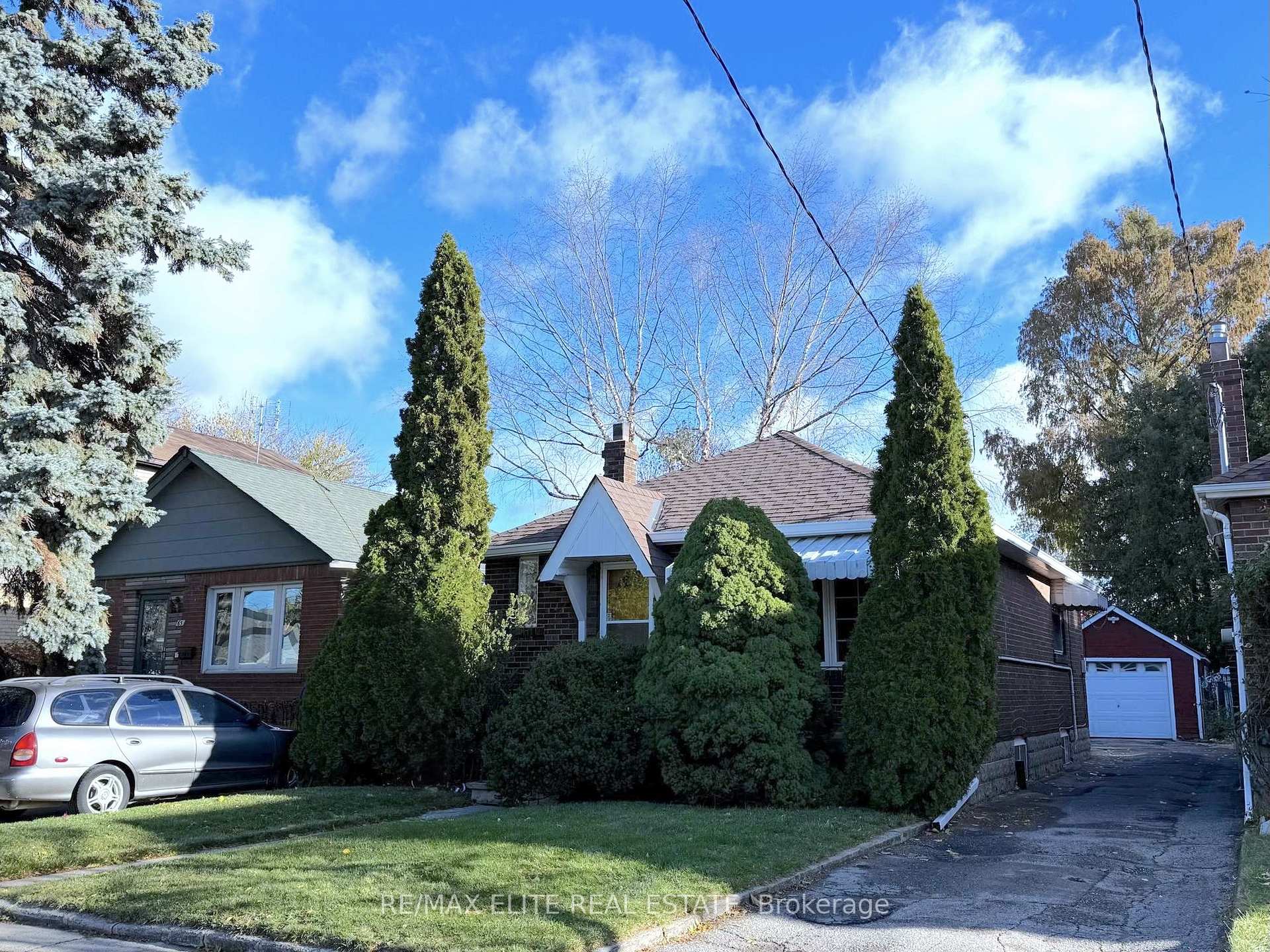 Photo 3 of 63 St Hubert Avenue, Toronto, East York — HOMEH