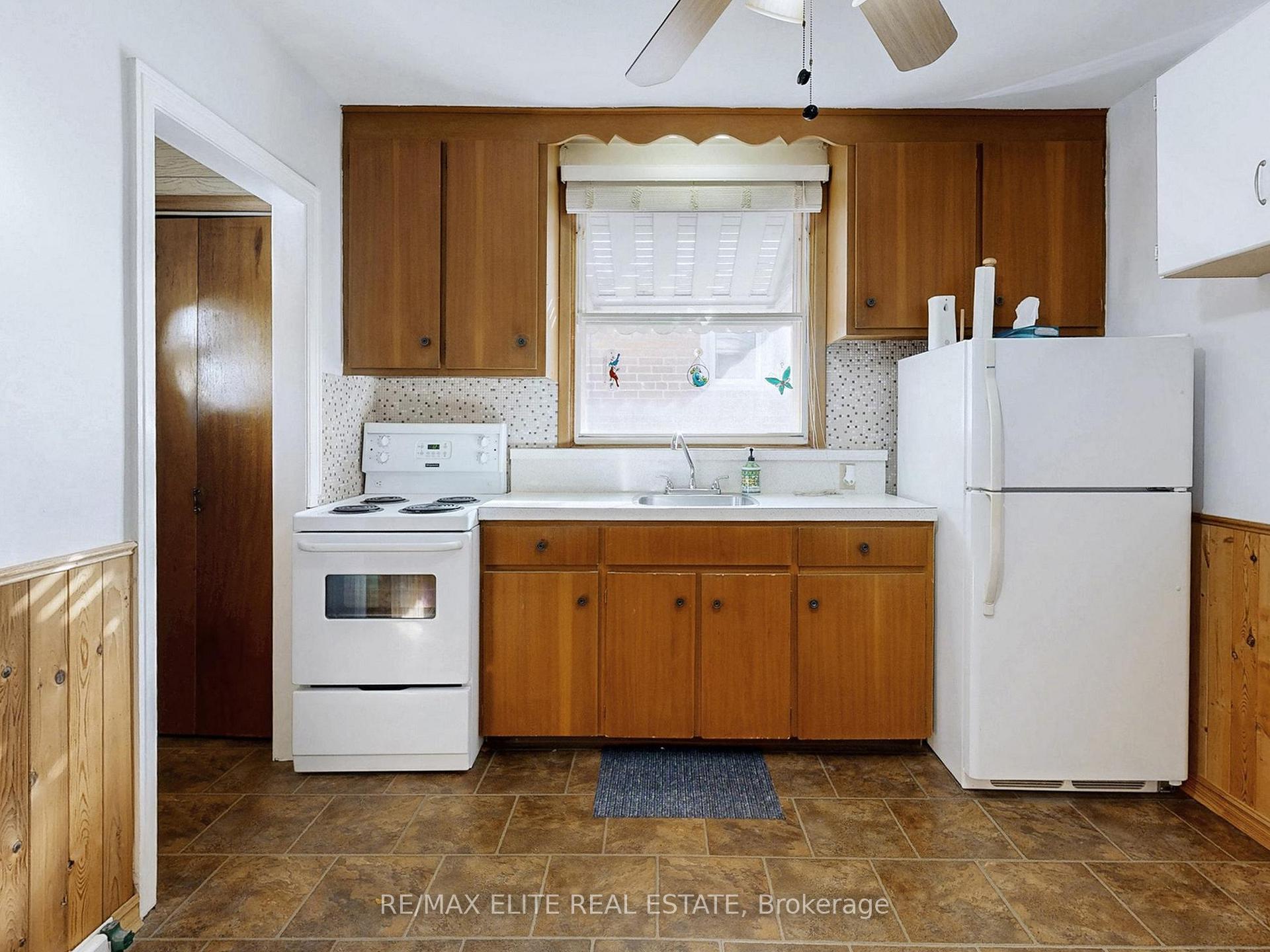 Photo 10 of 63 St Hubert Avenue, Toronto, East York — HOMEH