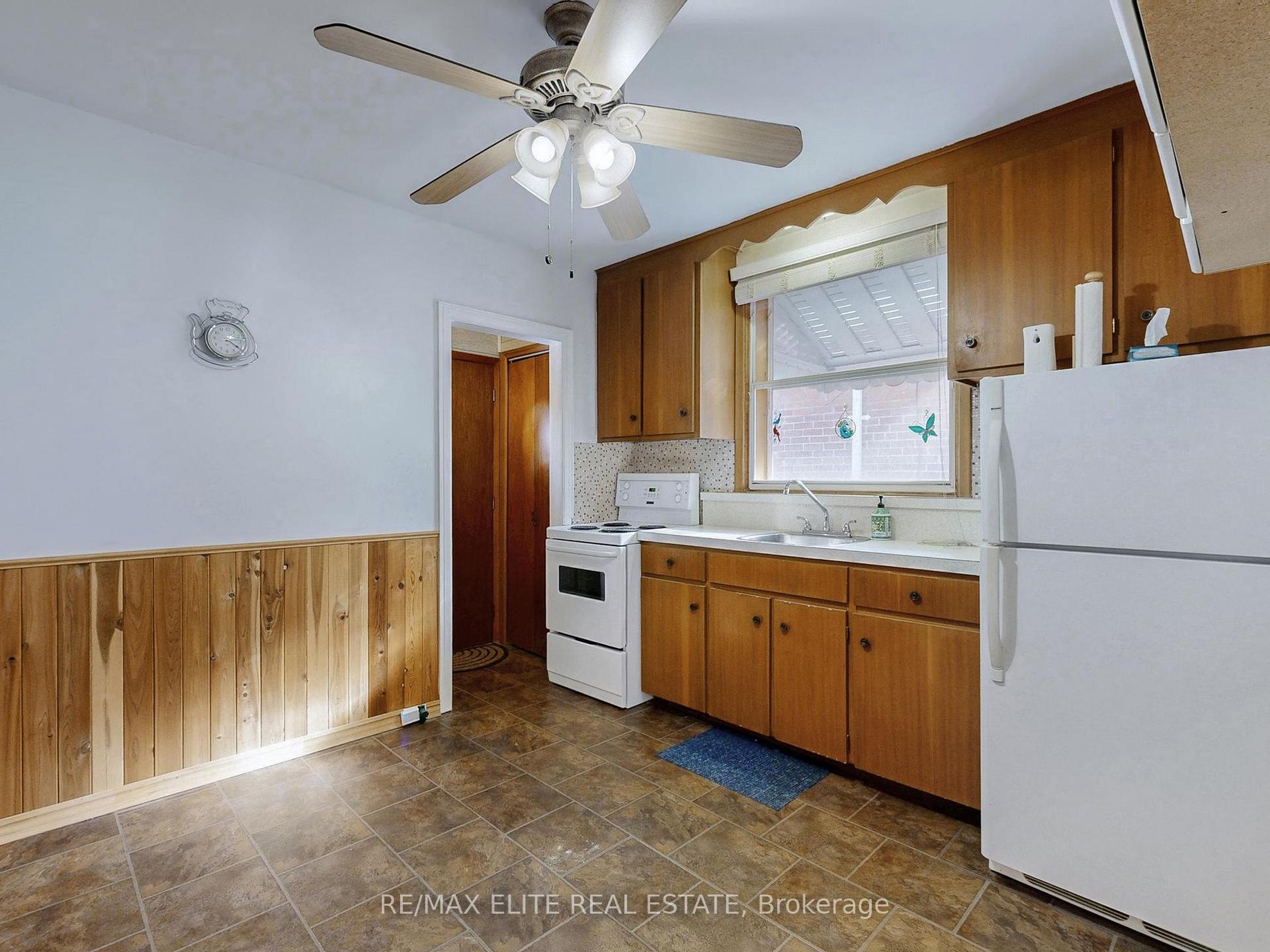 Photo 11 of 63 St Hubert Avenue, Toronto, East York — HOMEH