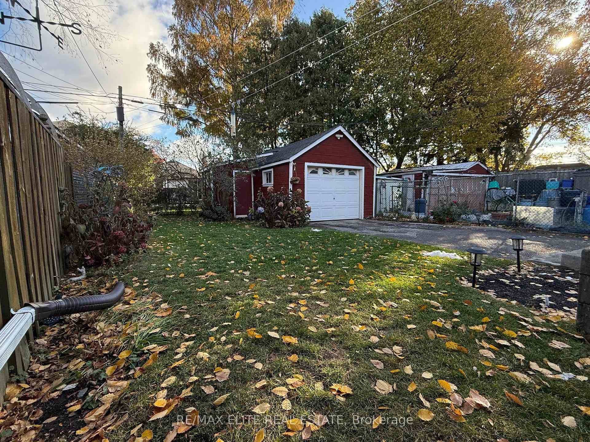 Photo 33 of 63 St Hubert Avenue, Toronto, East York — HOMEH