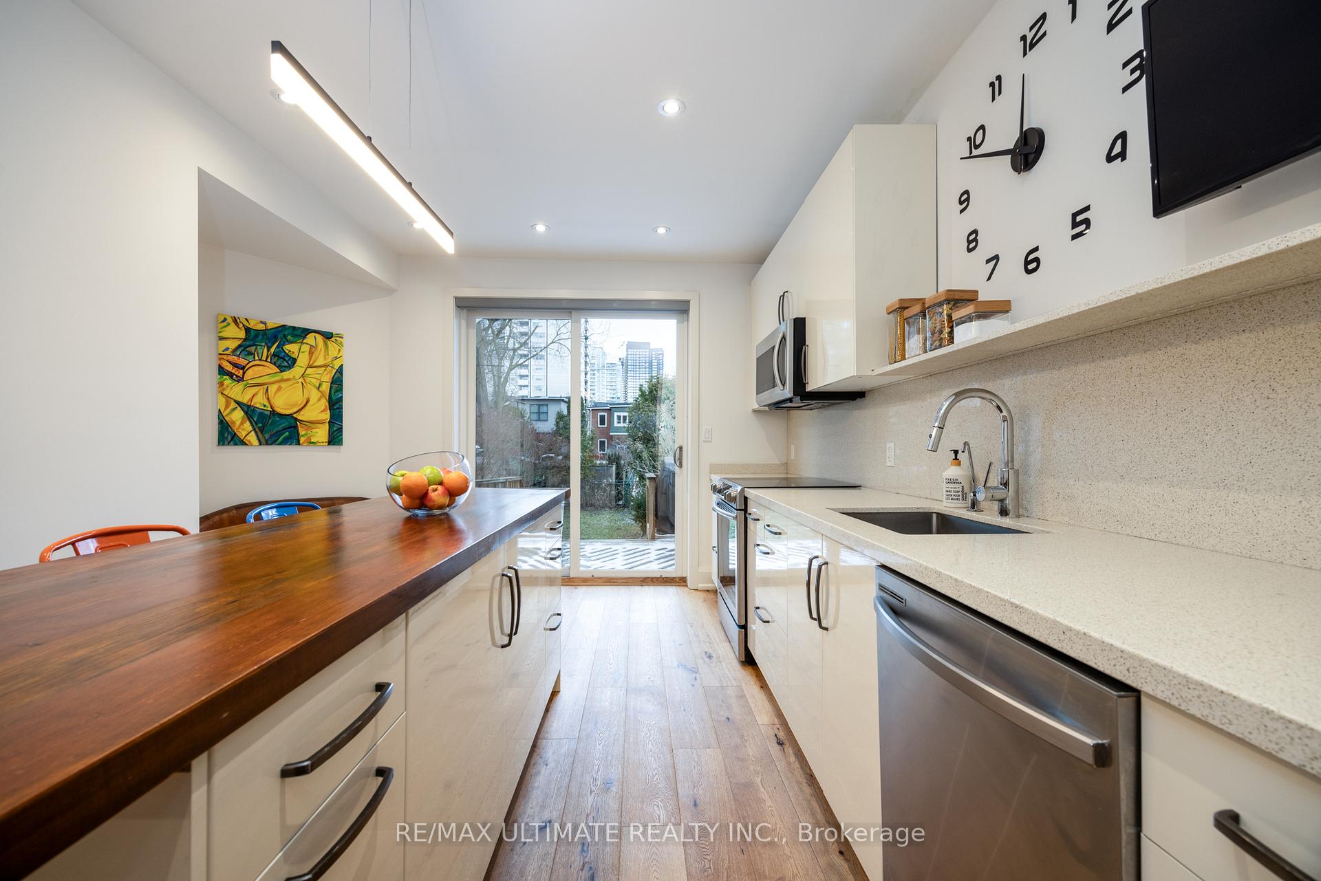 Photo 18 of 248 Hillsdale Avenue E, Toronto, Mount Pleasant West — HOMEH