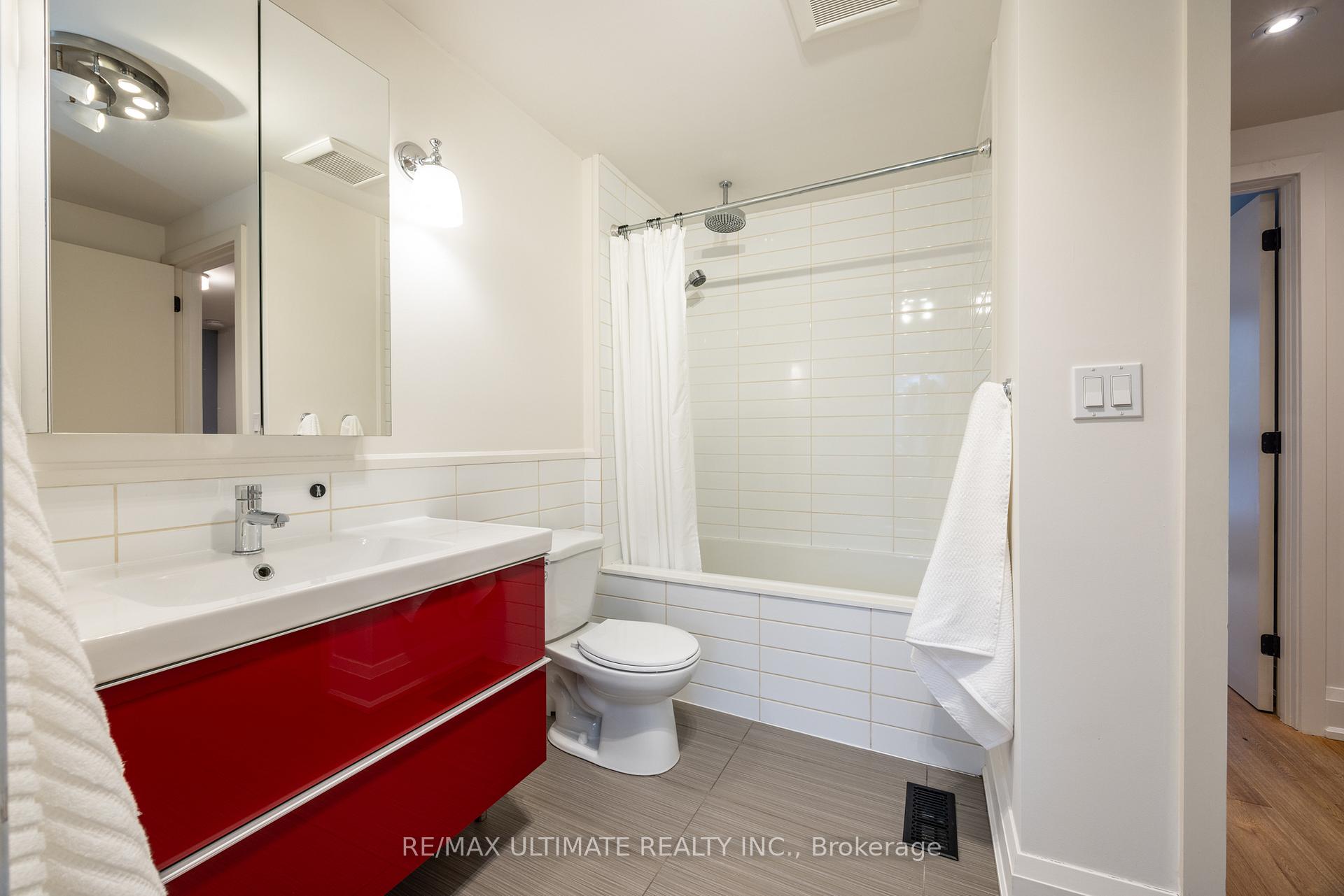 Photo 35 of 248 Hillsdale Avenue E, Toronto, Mount Pleasant West — HOMEH