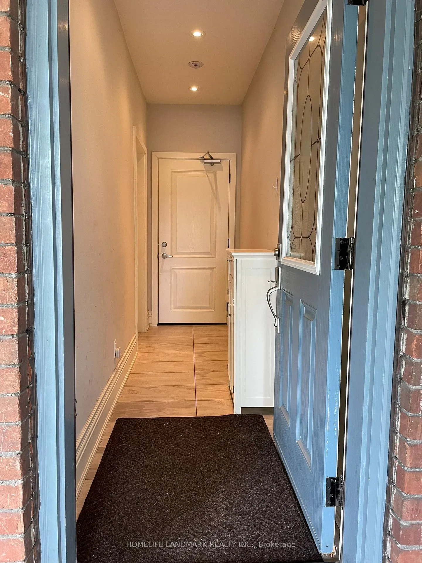 Photo 2 of Unit Upper, 186 Kingston Road, Toronto, The Beaches — HOMEH