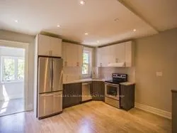 Photo 5 of Unit Upper, 186 Kingston Road, Toronto, The Beaches — HOMEH