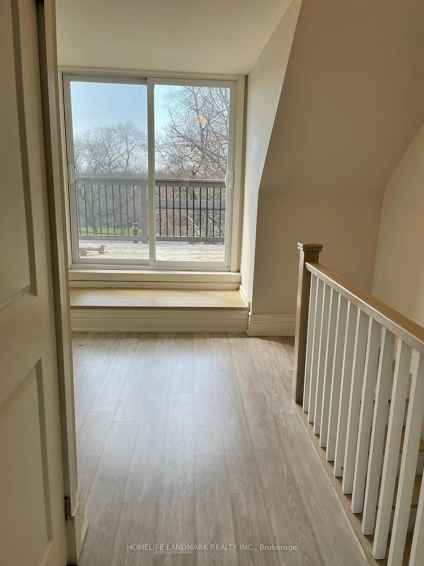 Photo 13 of Unit Upper, 186 Kingston Road, Toronto, The Beaches — HOMEH