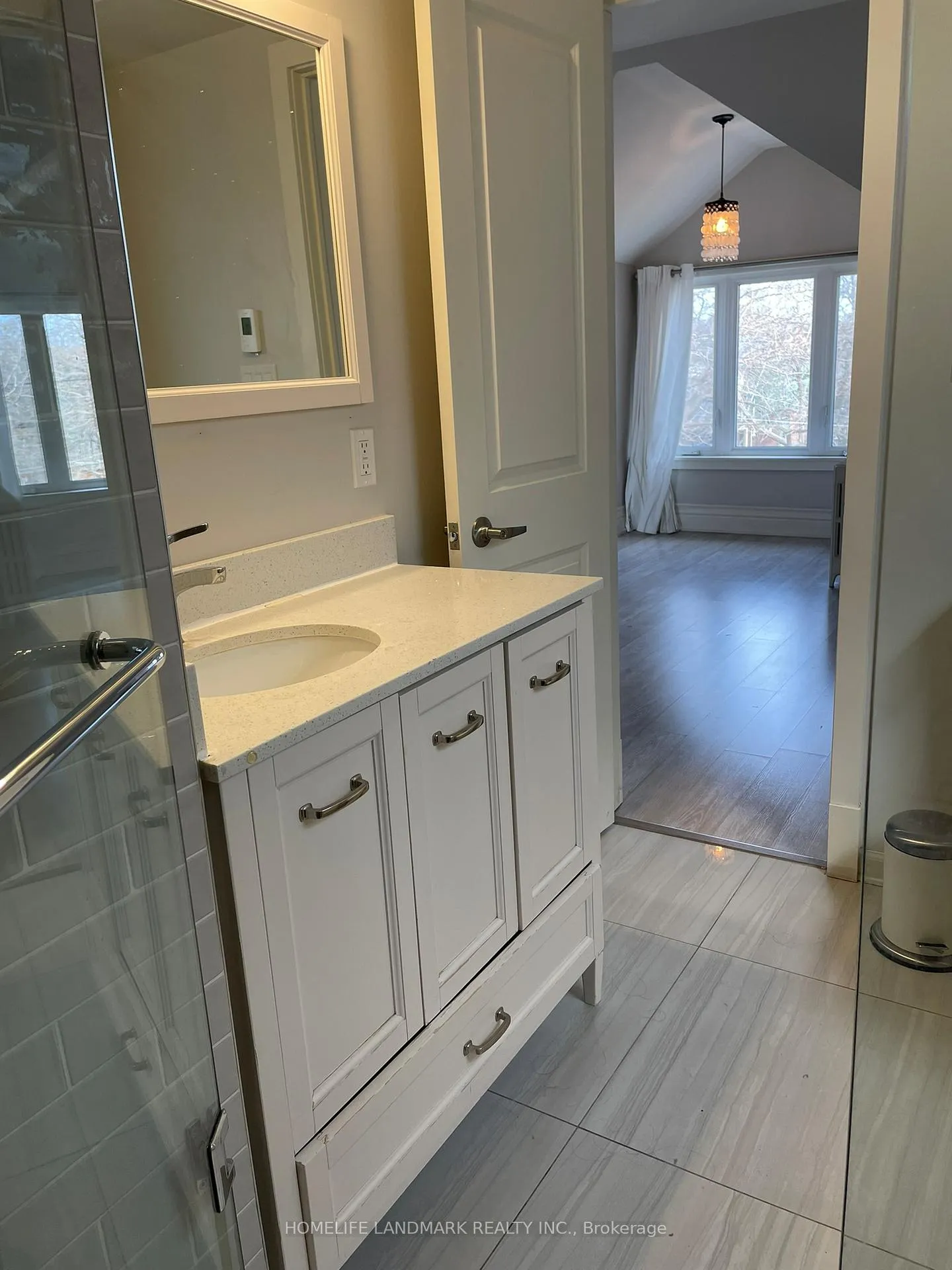 Photo 19 of Unit Upper, 186 Kingston Road, Toronto, The Beaches — HOMEH