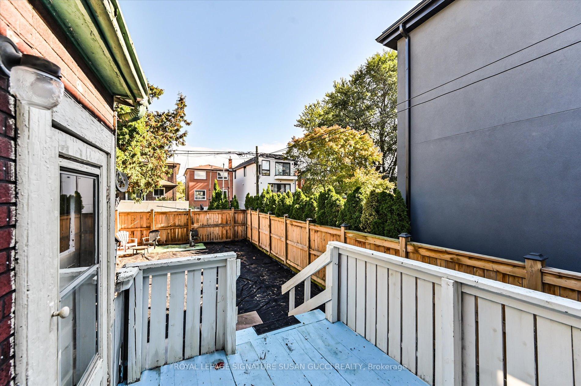 Photo 22 of 9 Everett Crescent, Toronto, Woodbine-Lumsden — HOMEH