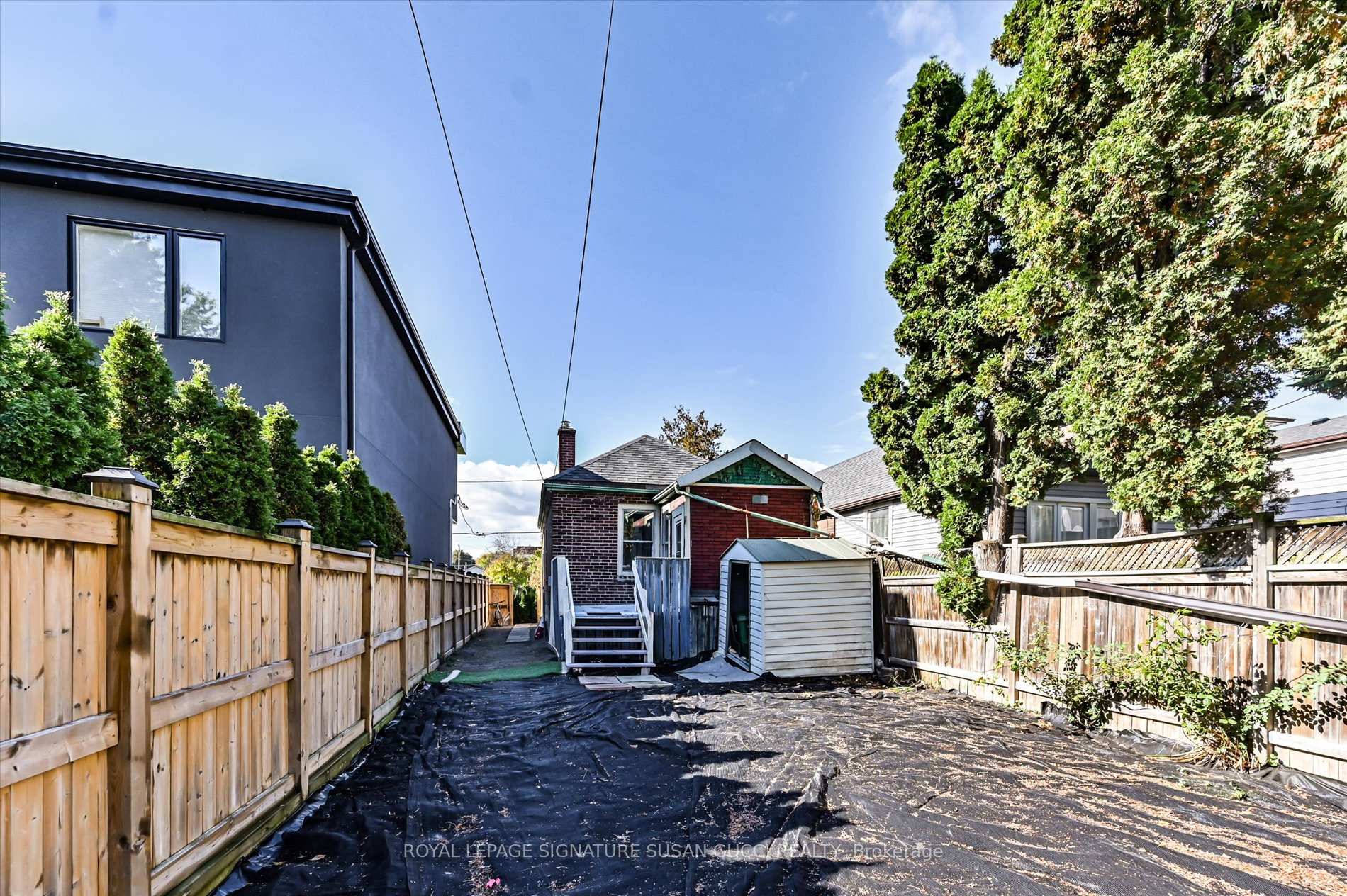 Photo 27 of 9 Everett Crescent, Toronto, Woodbine-Lumsden — HOMEH
