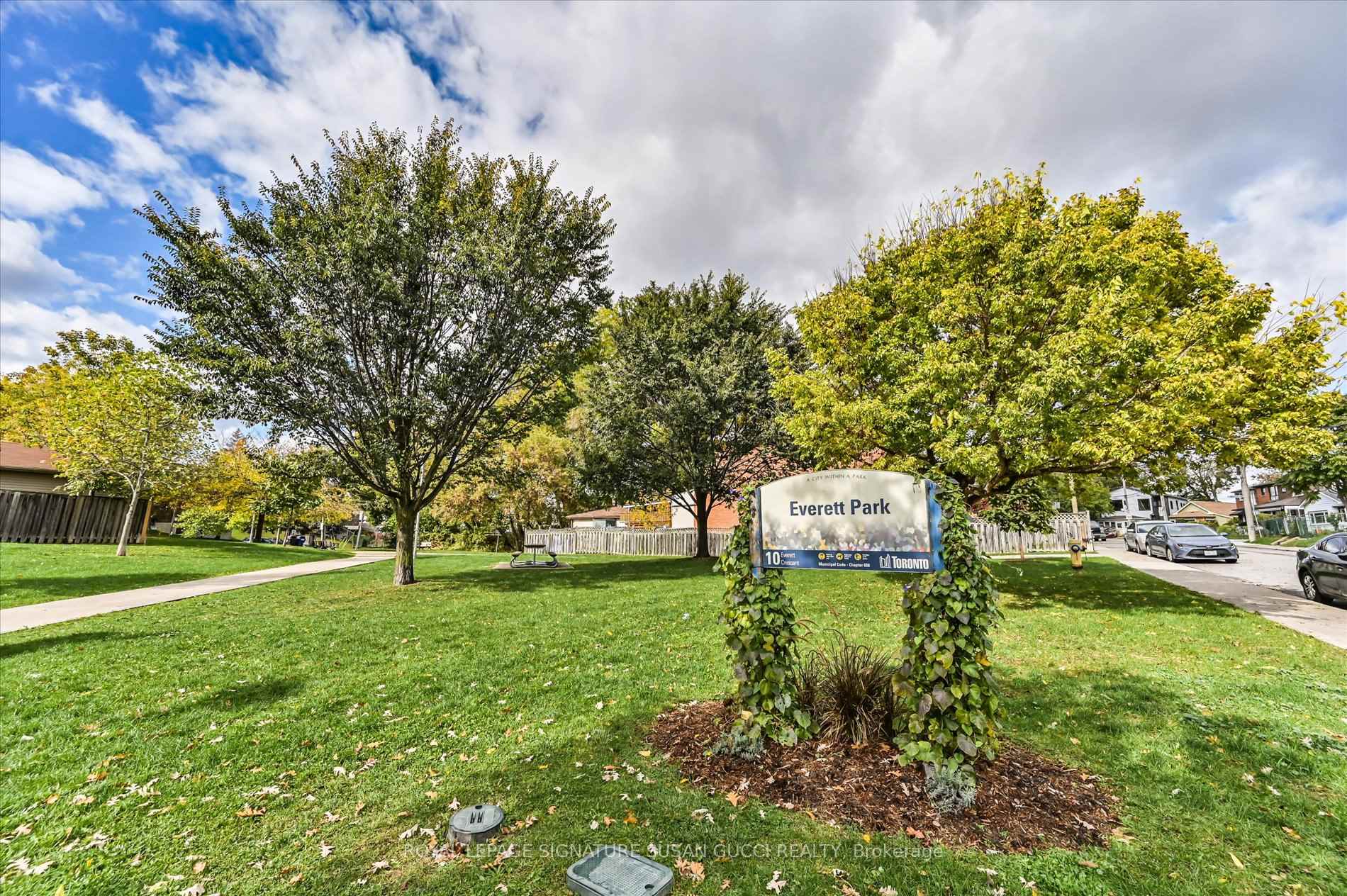 Photo 29 of 9 Everett Crescent, Toronto, Woodbine-Lumsden — HOMEH