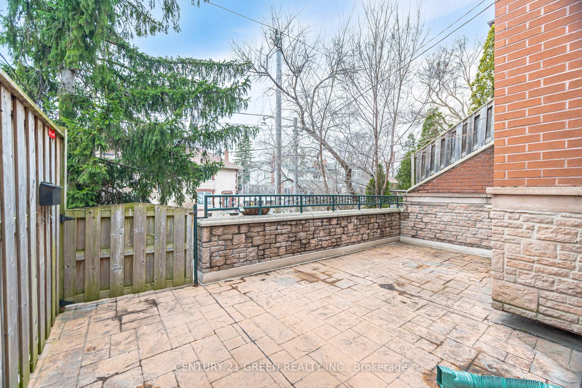 Photo 4 of 135 Glenmount Park Road, Toronto, East End-Danforth — HOMEH