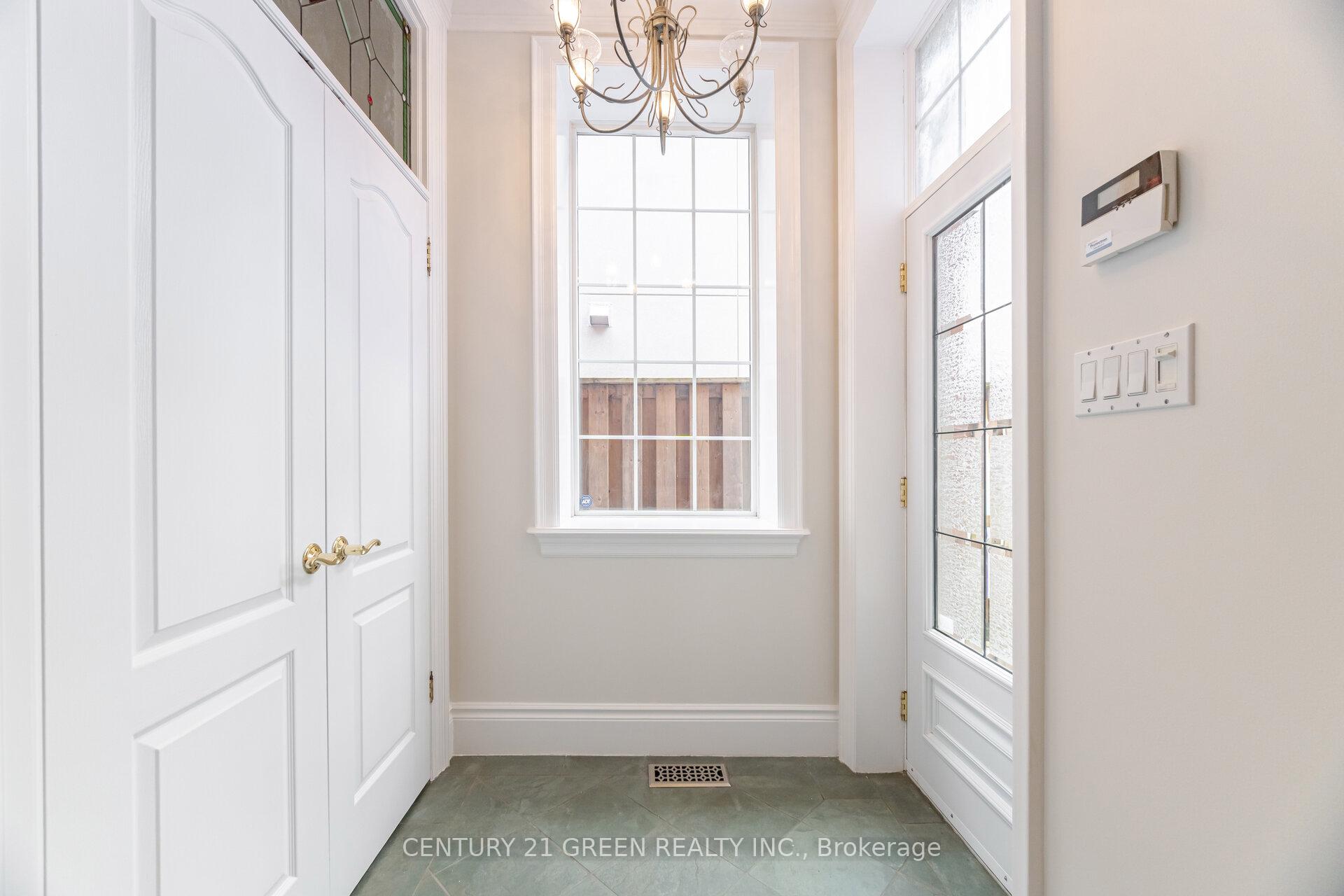 Photo 5 of 135 Glenmount Park Road, Toronto, East End-Danforth — HOMEH
