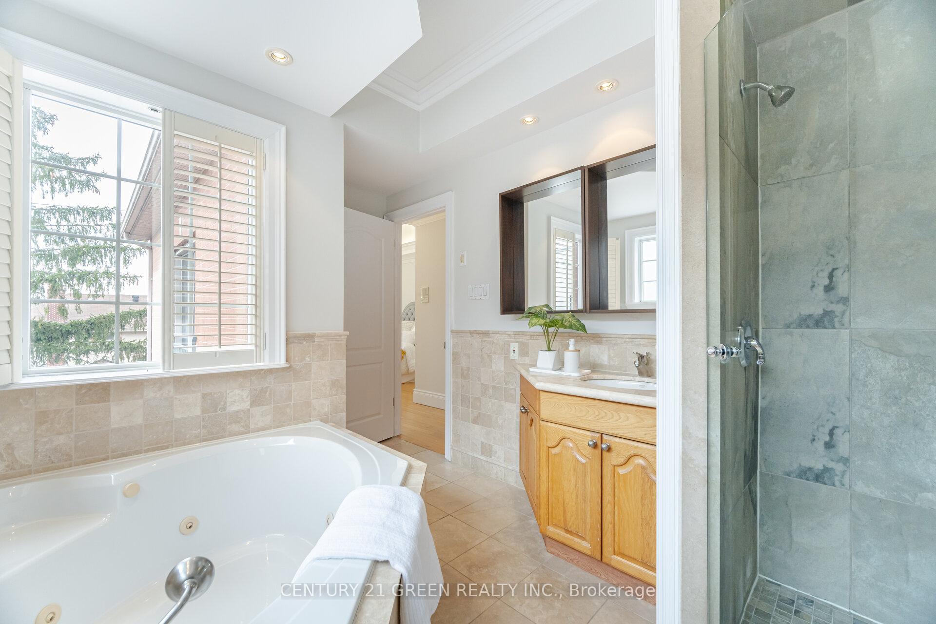 Photo 22 of 135 Glenmount Park Road, Toronto, East End-Danforth — HOMEH