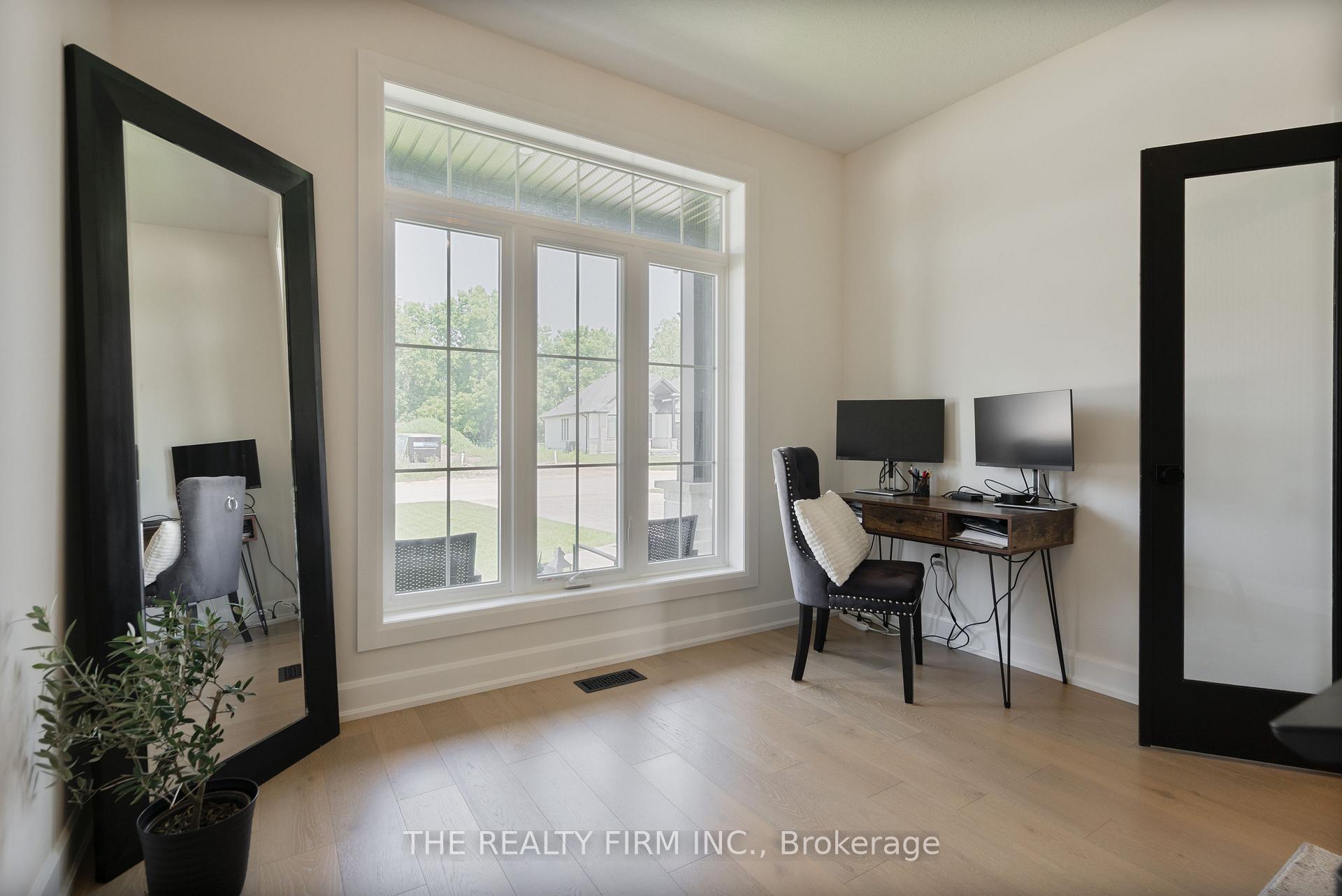 Photo 5 of 27 Briscoe Crescent, Strathroy-Caradoc, NE — HOMEH