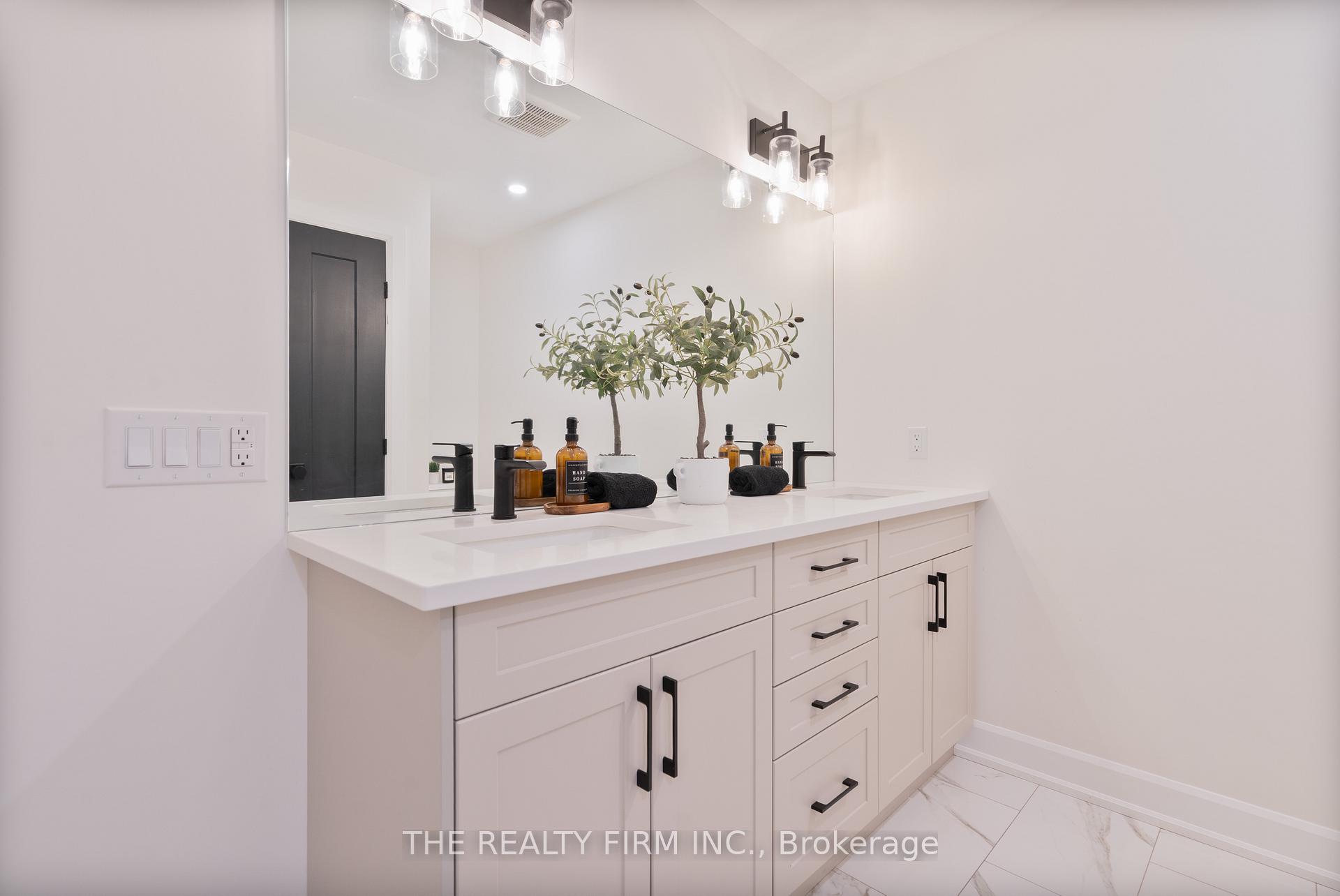 Photo 19 of 27 Briscoe Crescent, Strathroy-Caradoc, NE — HOMEH