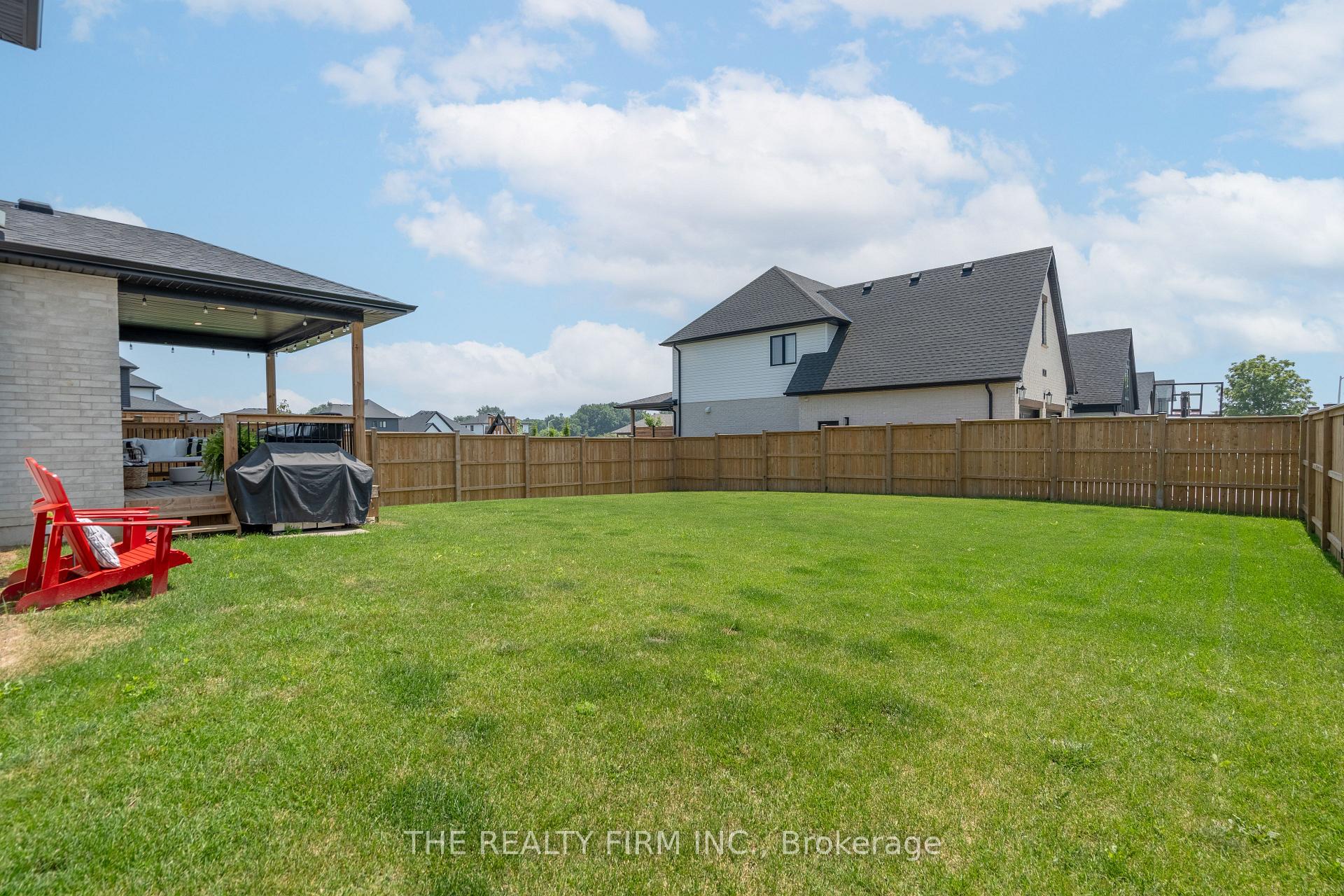 Photo 28 of 27 Briscoe Crescent, Strathroy-Caradoc, NE — HOMEH