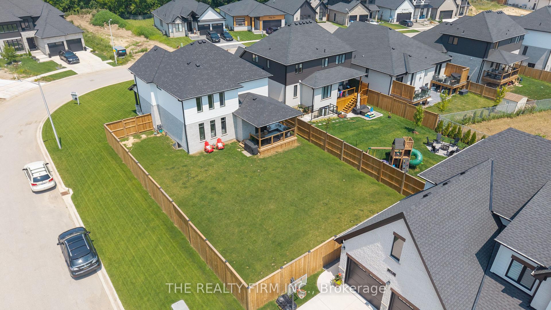 Photo 30 of 27 Briscoe Crescent, Strathroy-Caradoc, NE — HOMEH