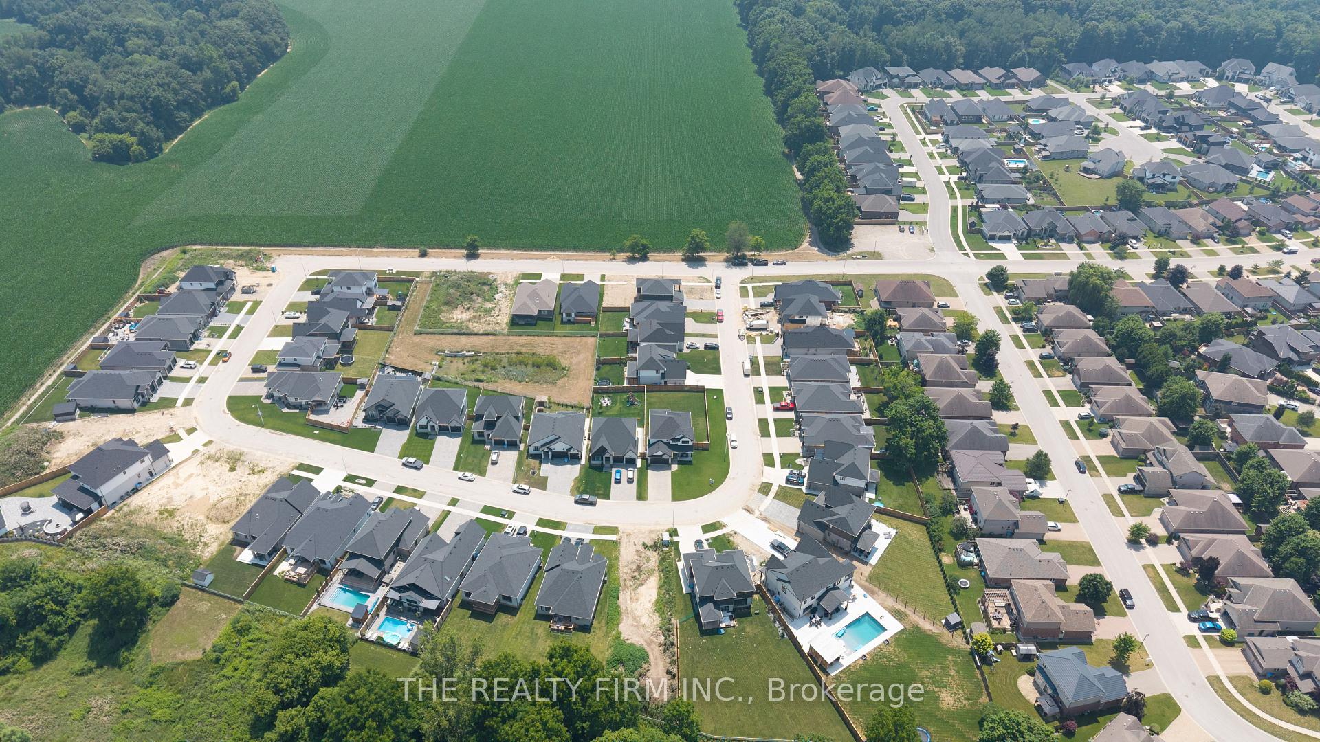 Photo 36 of 27 Briscoe Crescent, Strathroy-Caradoc, NE — HOMEH
