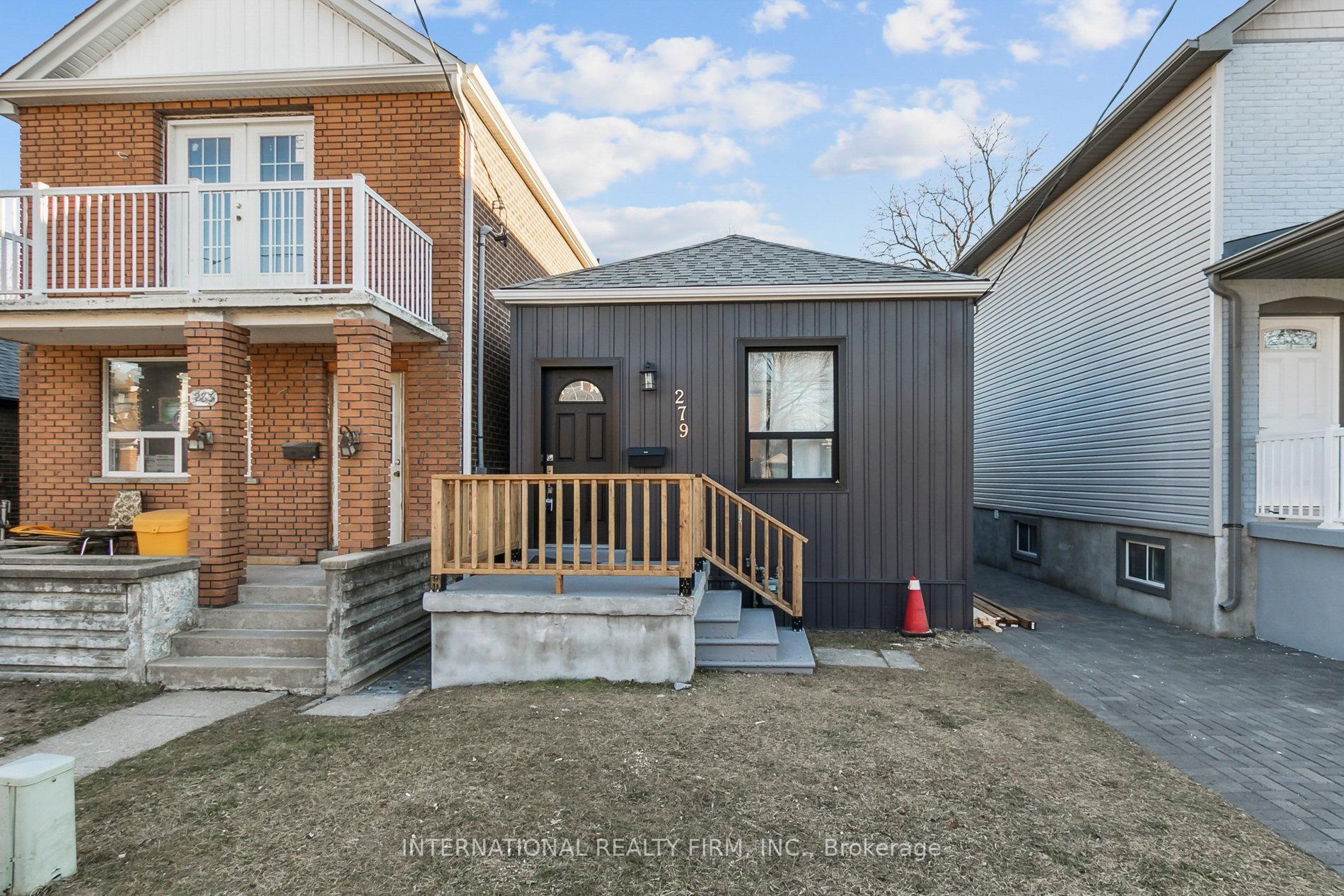 Photo 1 of Unit Upper, 279 Cedarvale Avenue, Toronto, Woodbine-Lumsden — HOMEH