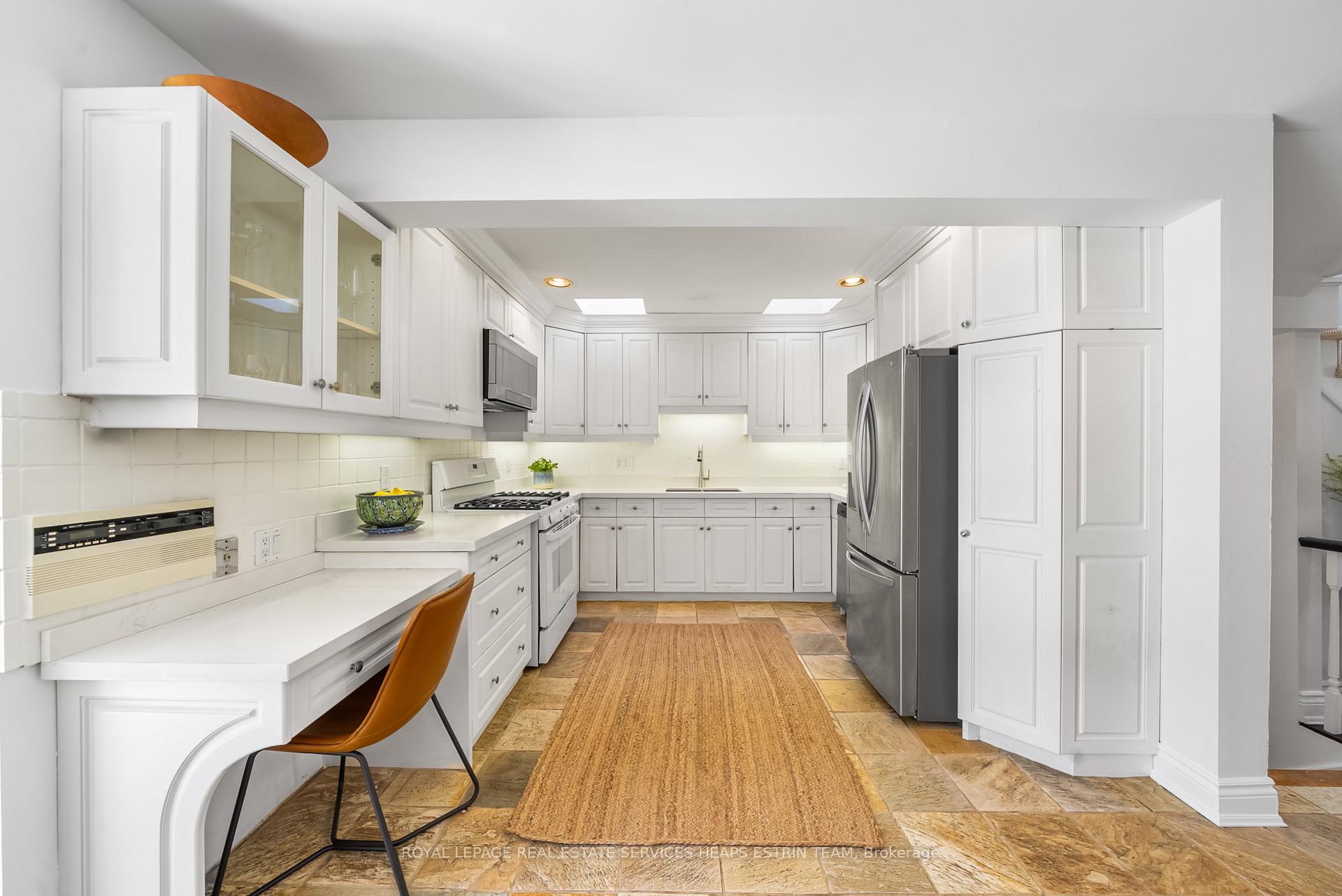 Photo 4 of 169 Parkhurst Boulevard, Toronto, Leaside — HOMEH