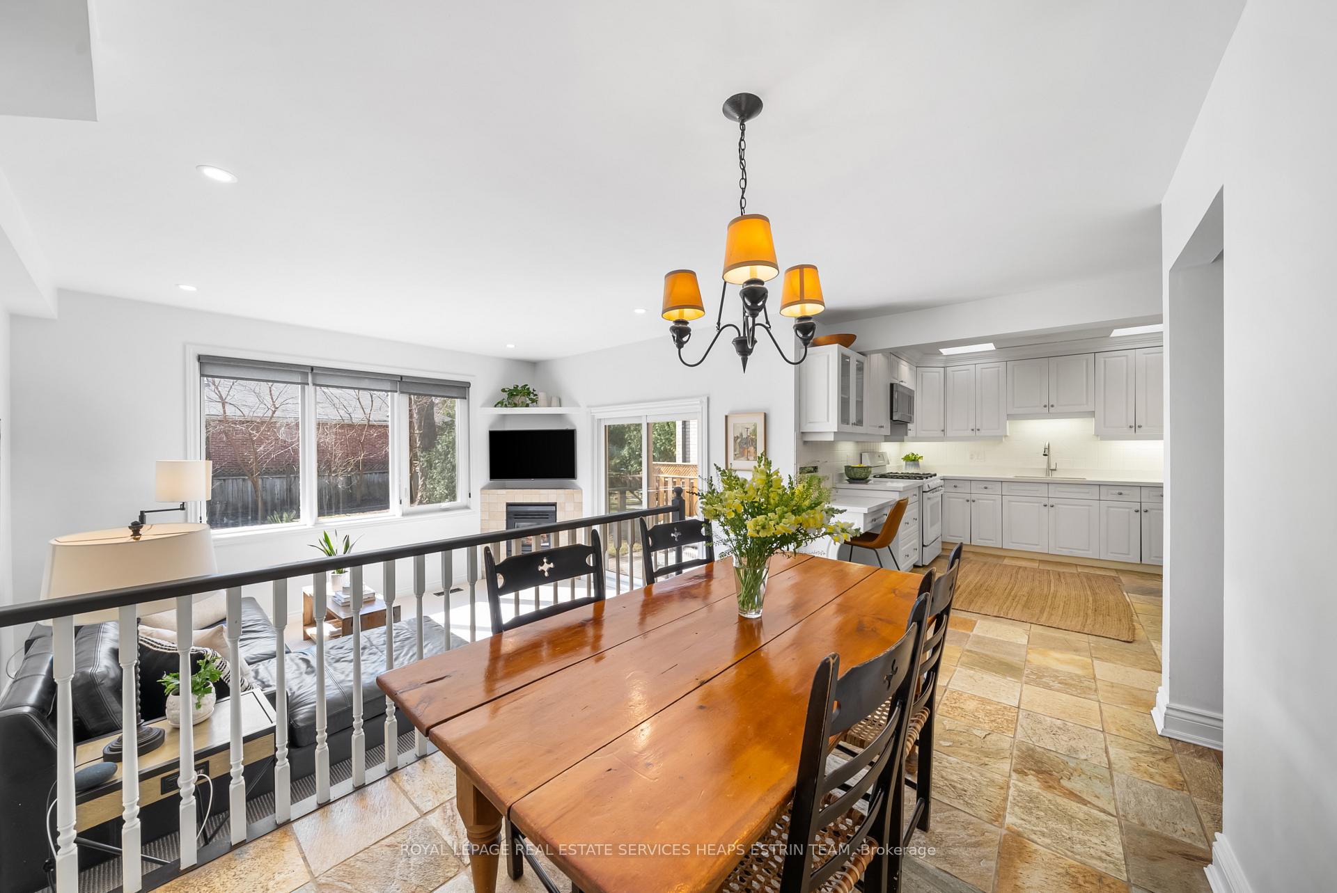 Photo 5 of 169 Parkhurst Boulevard, Toronto, Leaside — HOMEH