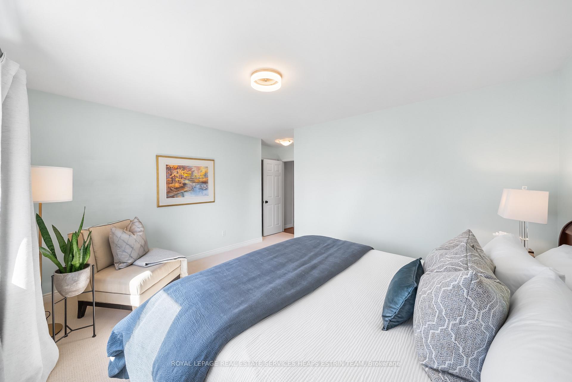 Photo 10 of 169 Parkhurst Boulevard, Toronto, Leaside — HOMEH