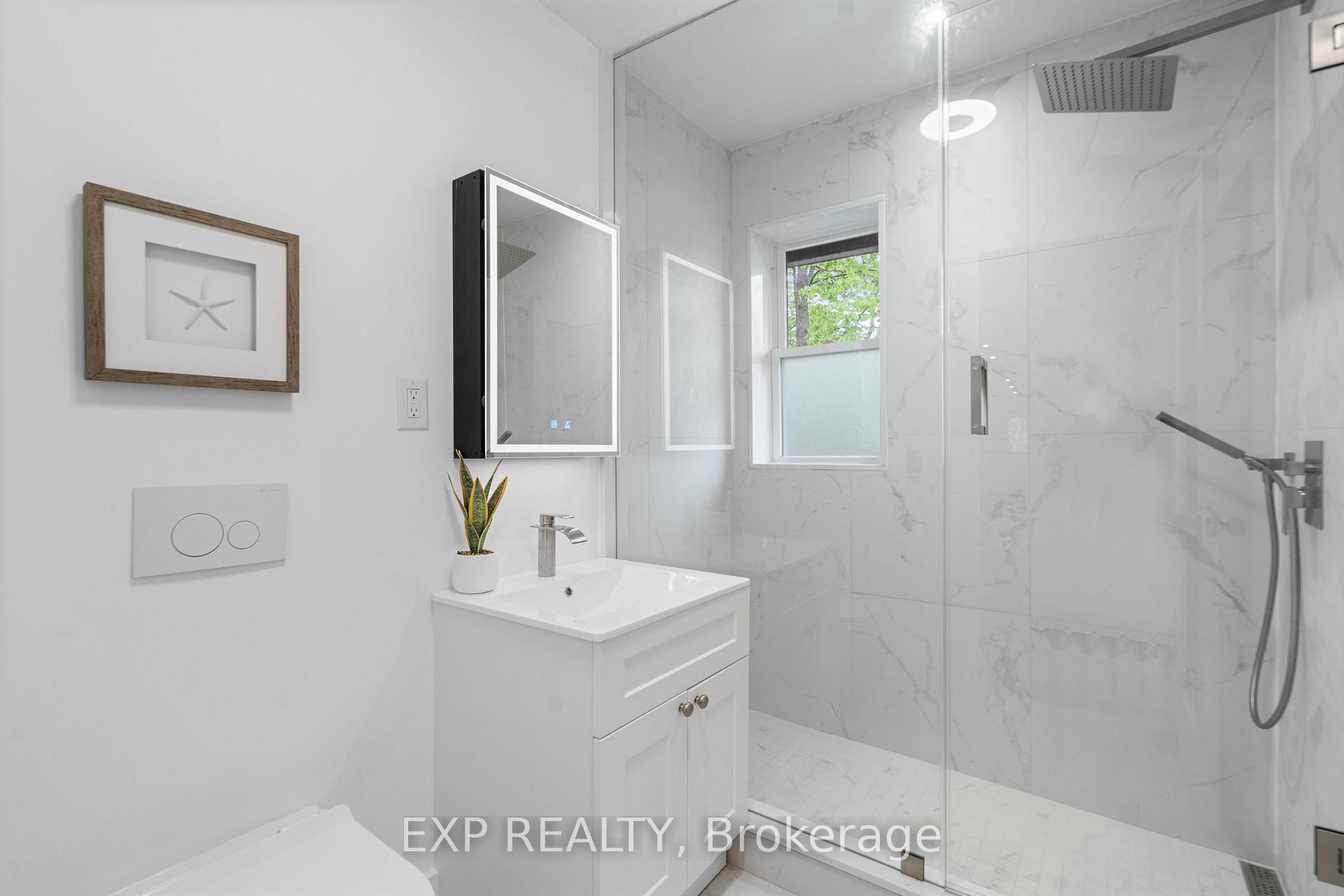 Photo 18 of 26 Glen Manor Drive, Toronto, The Beaches — HOMEH