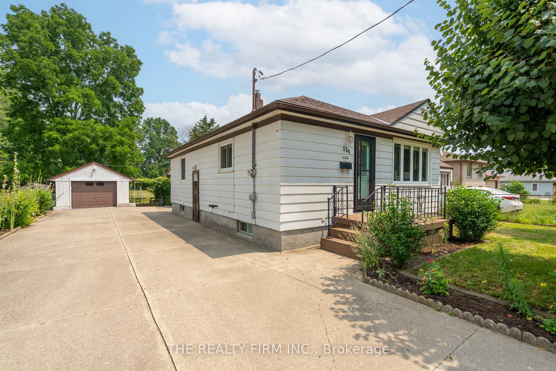 Photo 1 of 22326 Adelaide Road, Strathroy-Caradoc, Mount Brydges — HOMEH