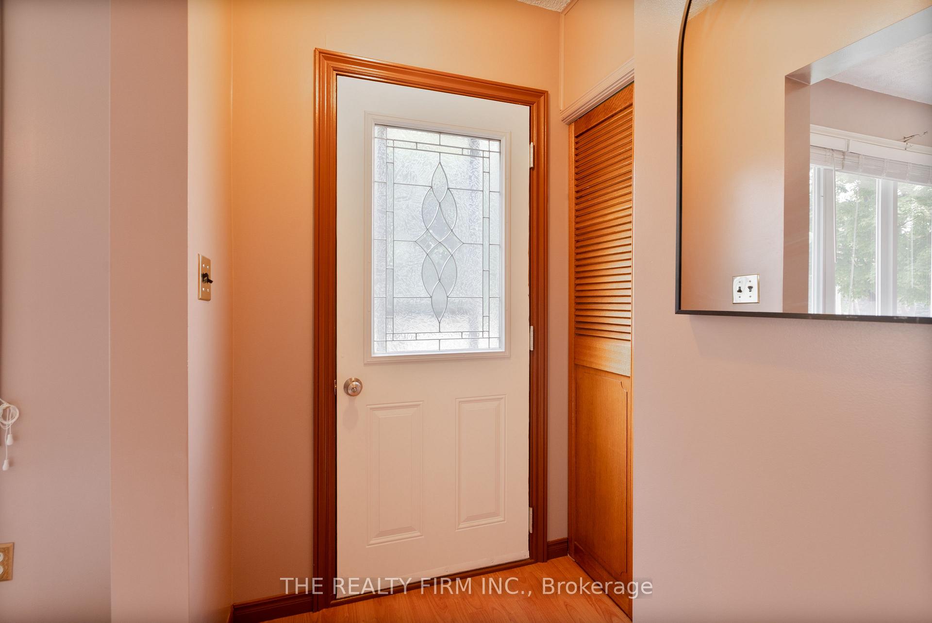 Photo 2 of 22326 Adelaide Road, Strathroy-Caradoc, Mount Brydges — HOMEH