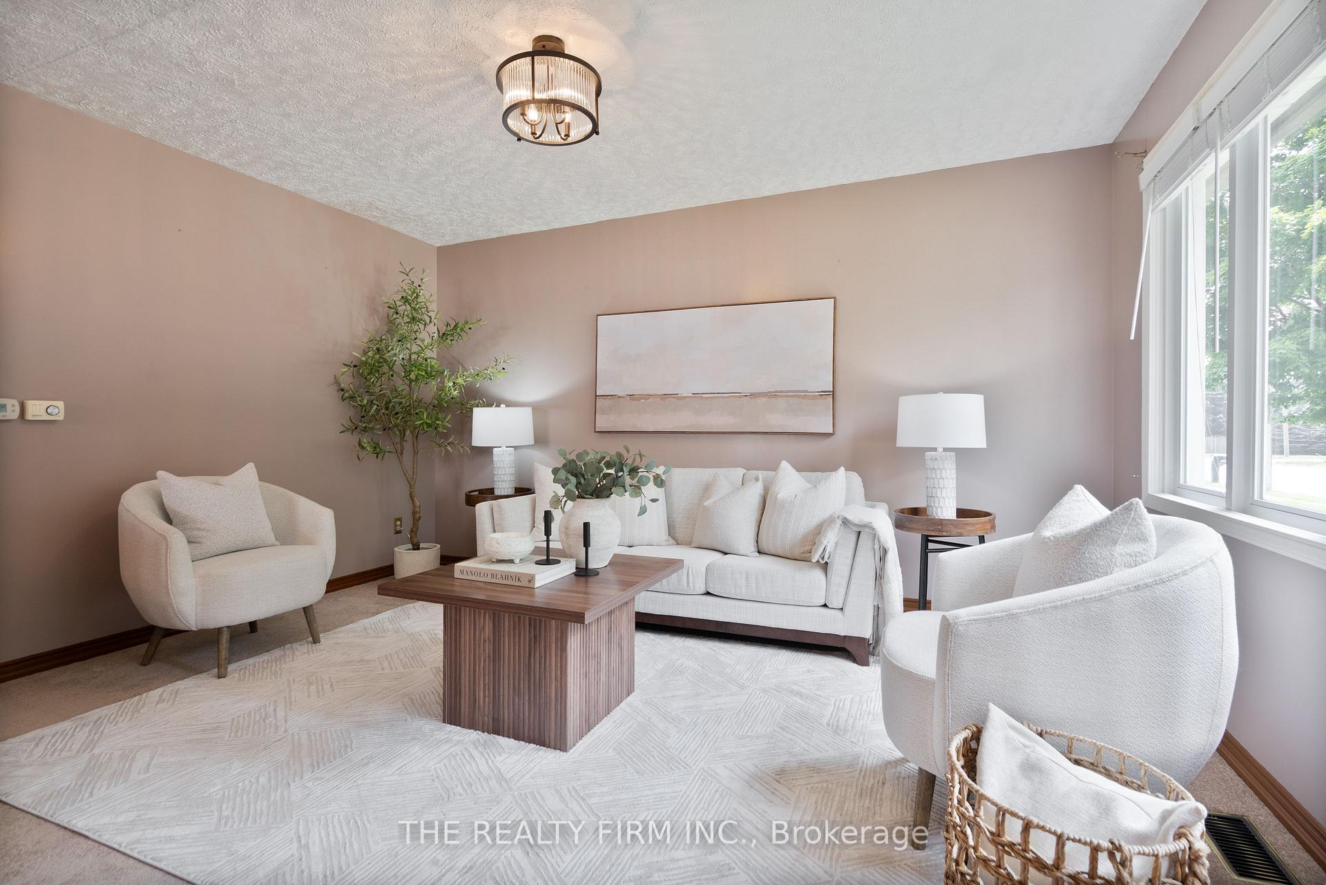 Photo 5 of 22326 Adelaide Road, Strathroy-Caradoc, Mount Brydges — HOMEH