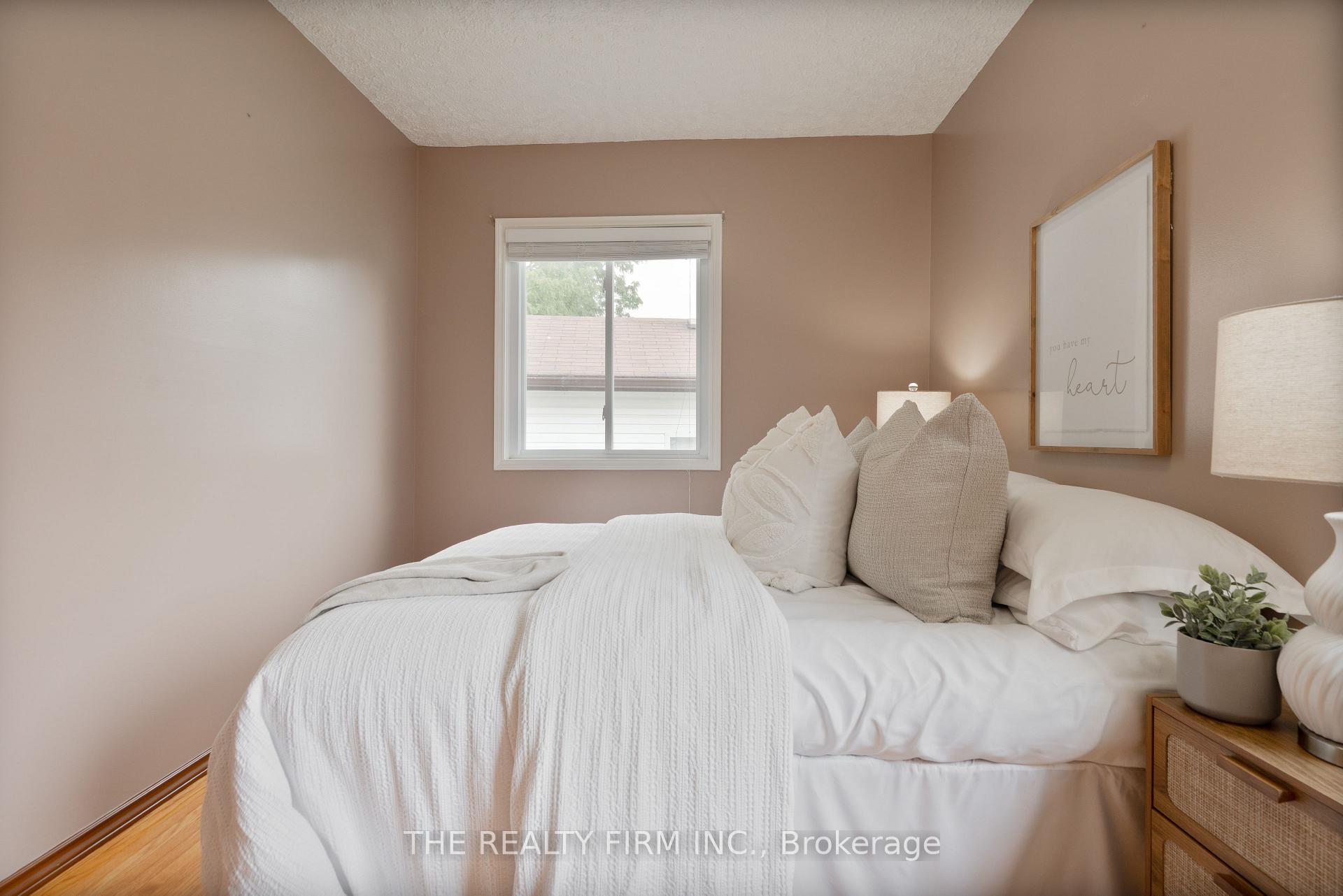 Photo 11 of 22326 Adelaide Road, Strathroy-Caradoc, Mount Brydges — HOMEH