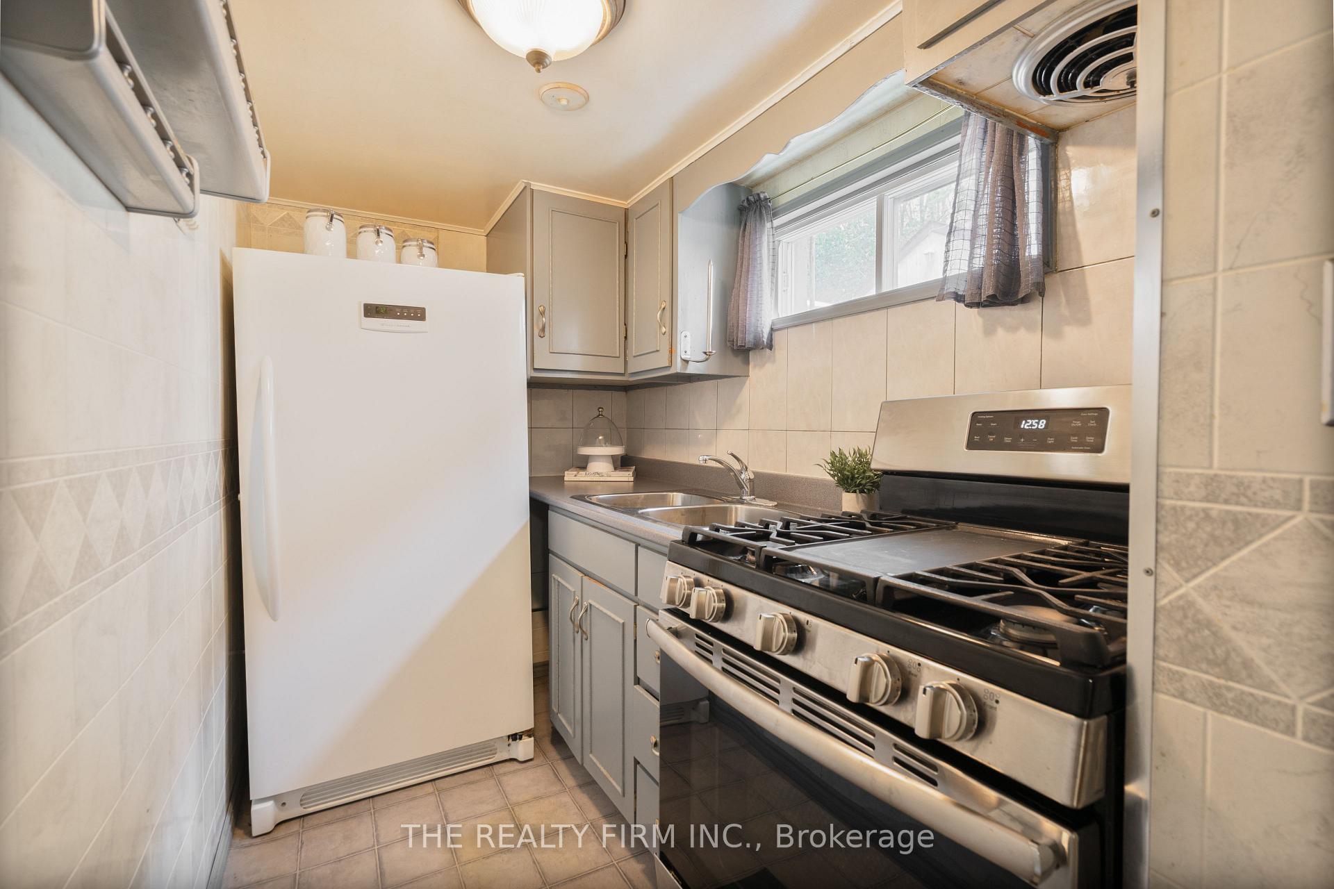 Photo 20 of 22326 Adelaide Road, Strathroy-Caradoc, Mount Brydges — HOMEH
